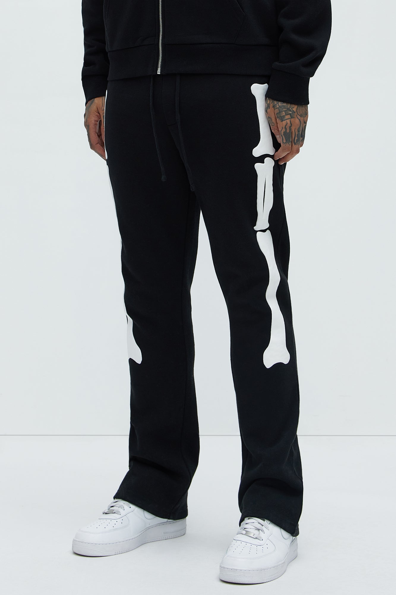 Tayson Bones Skinny Flare Sweatpants - Black