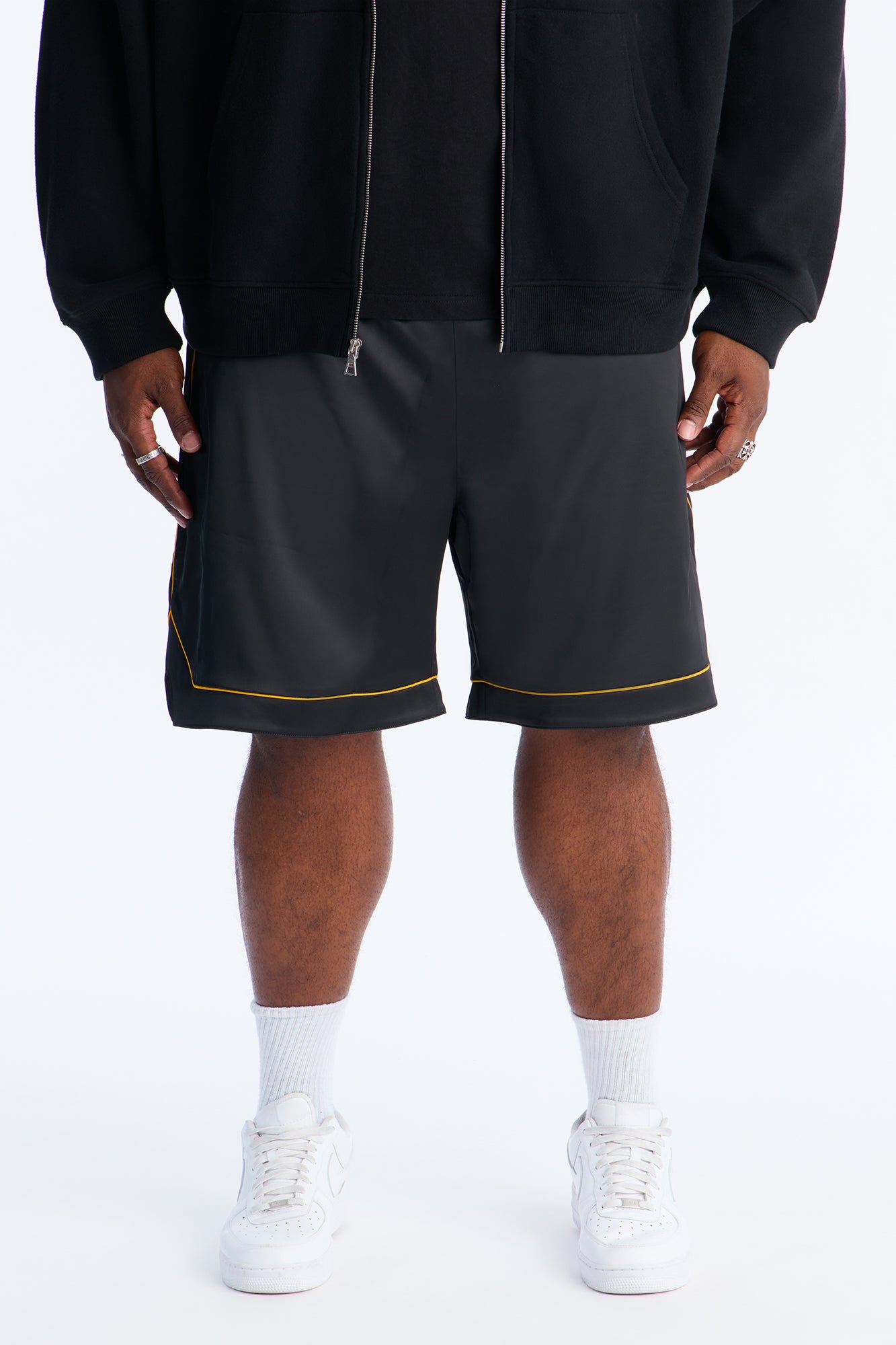 Slant Pocket Gloss Short - Black