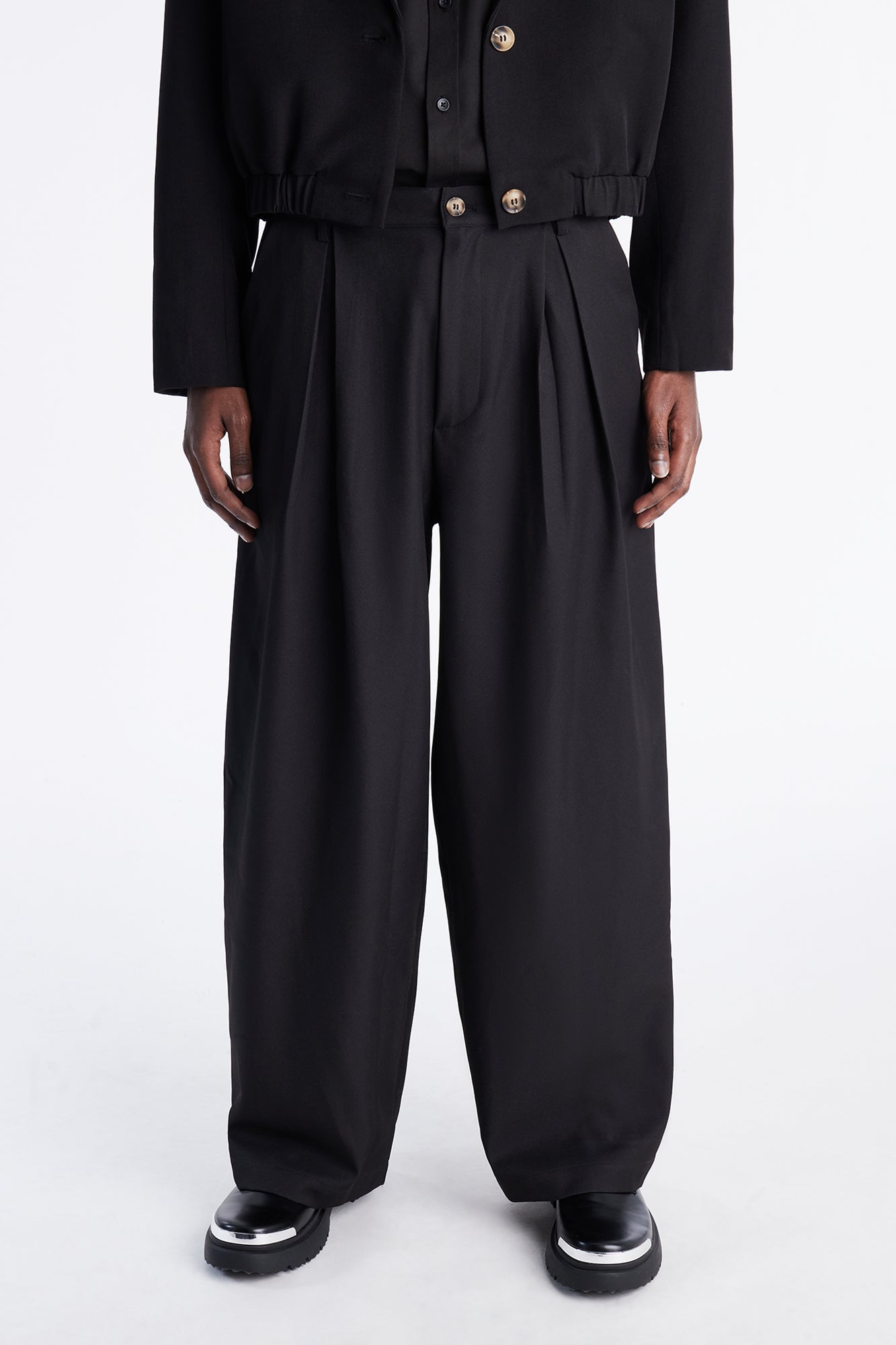 Strikeout Pleated Trouser - Black