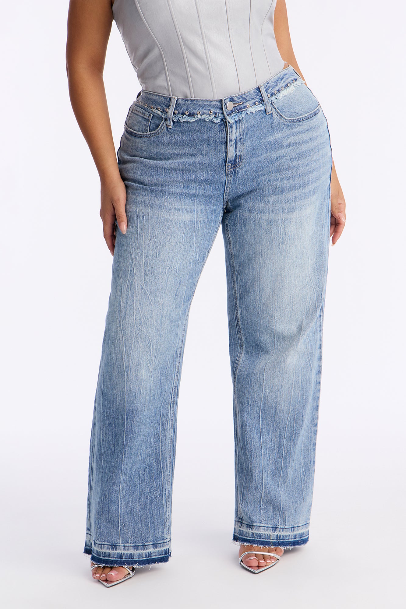 Fly Away Butterfly Jeans - Light Wash