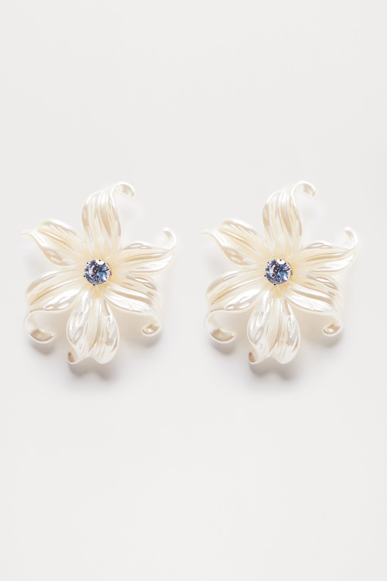 Lucky Lilly Earrings - Ivory
