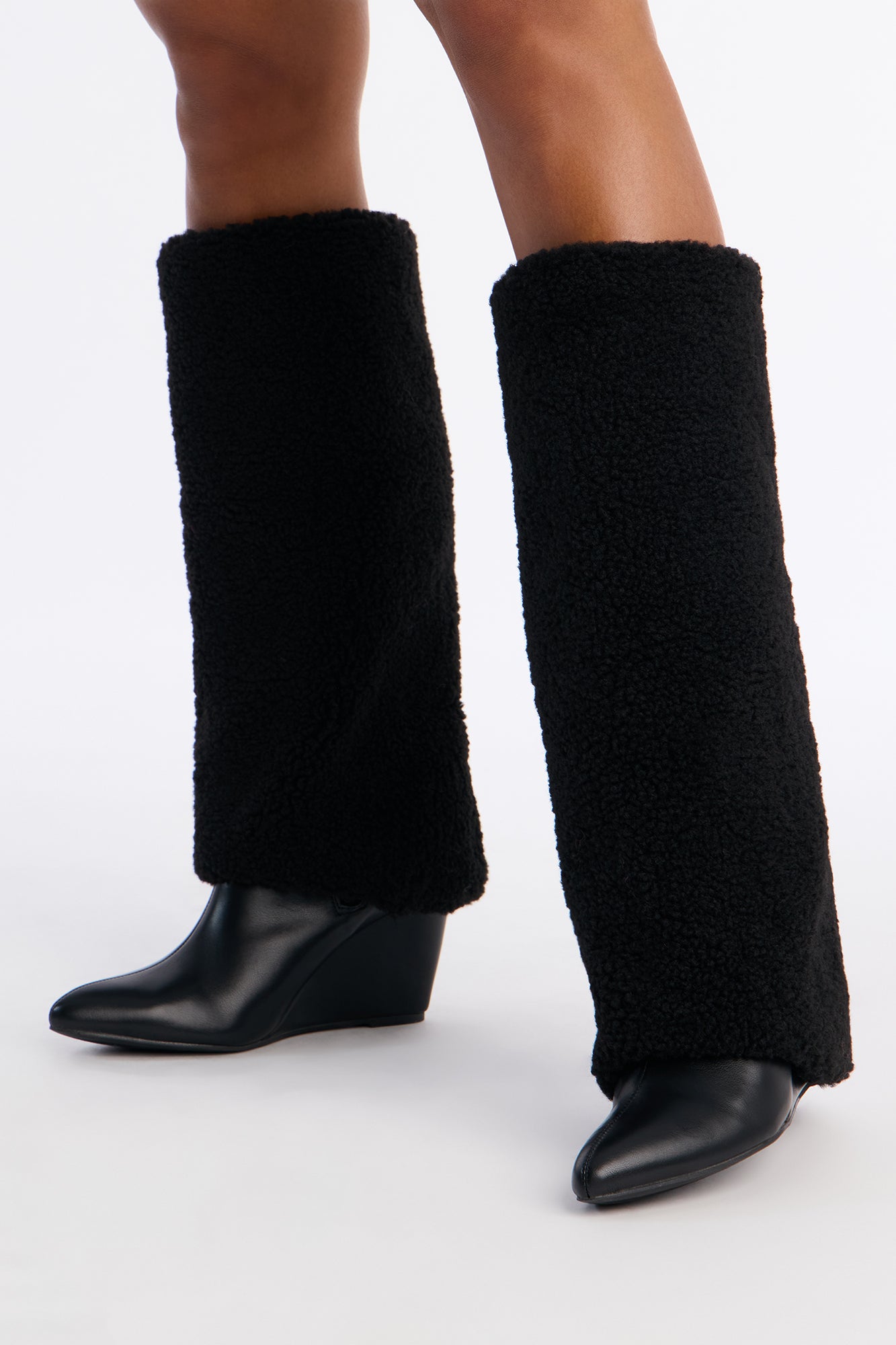 Simie Sherpa Overlay Boots - Black