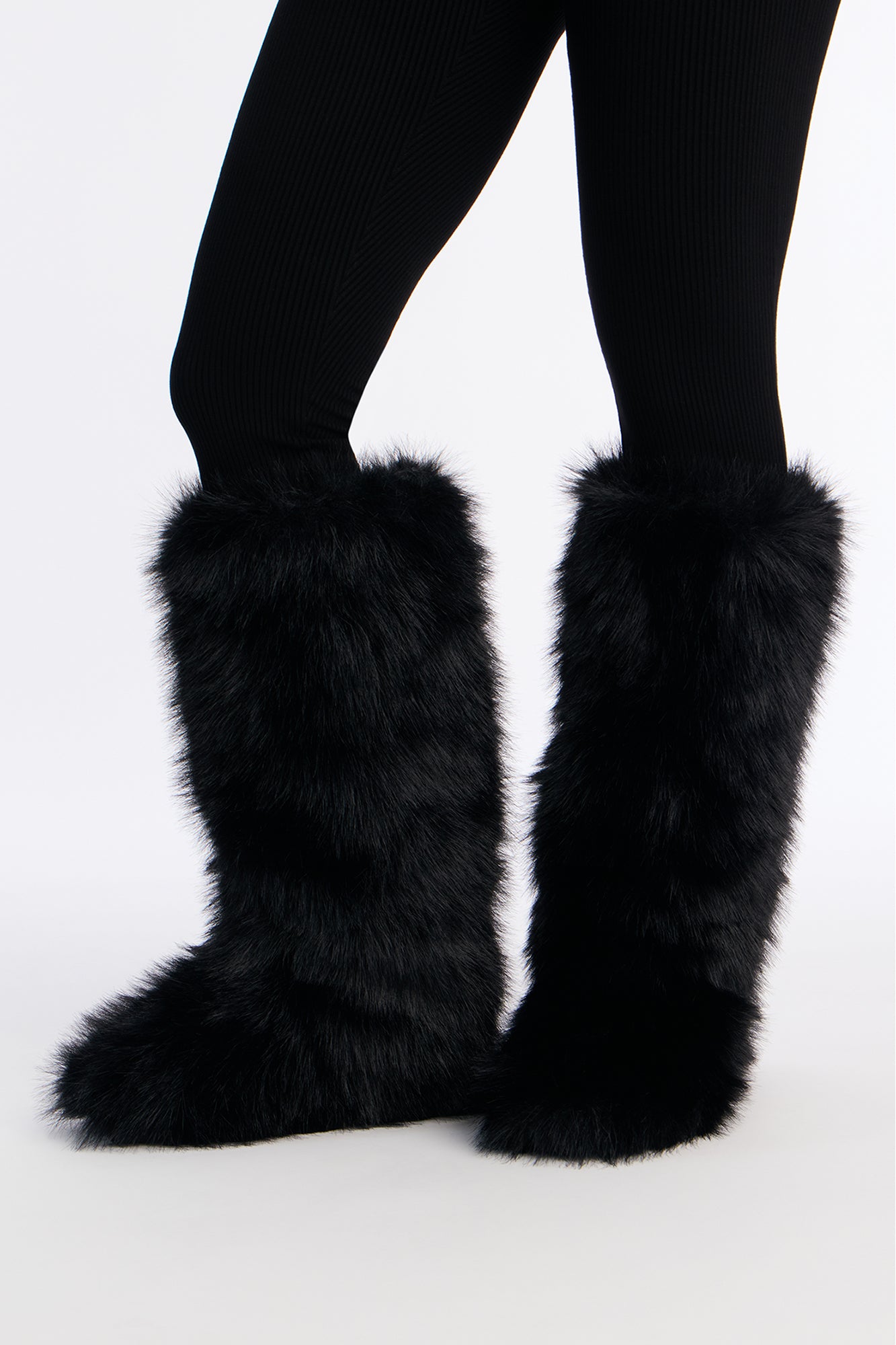 Fireside Faux Fur Boots - Black