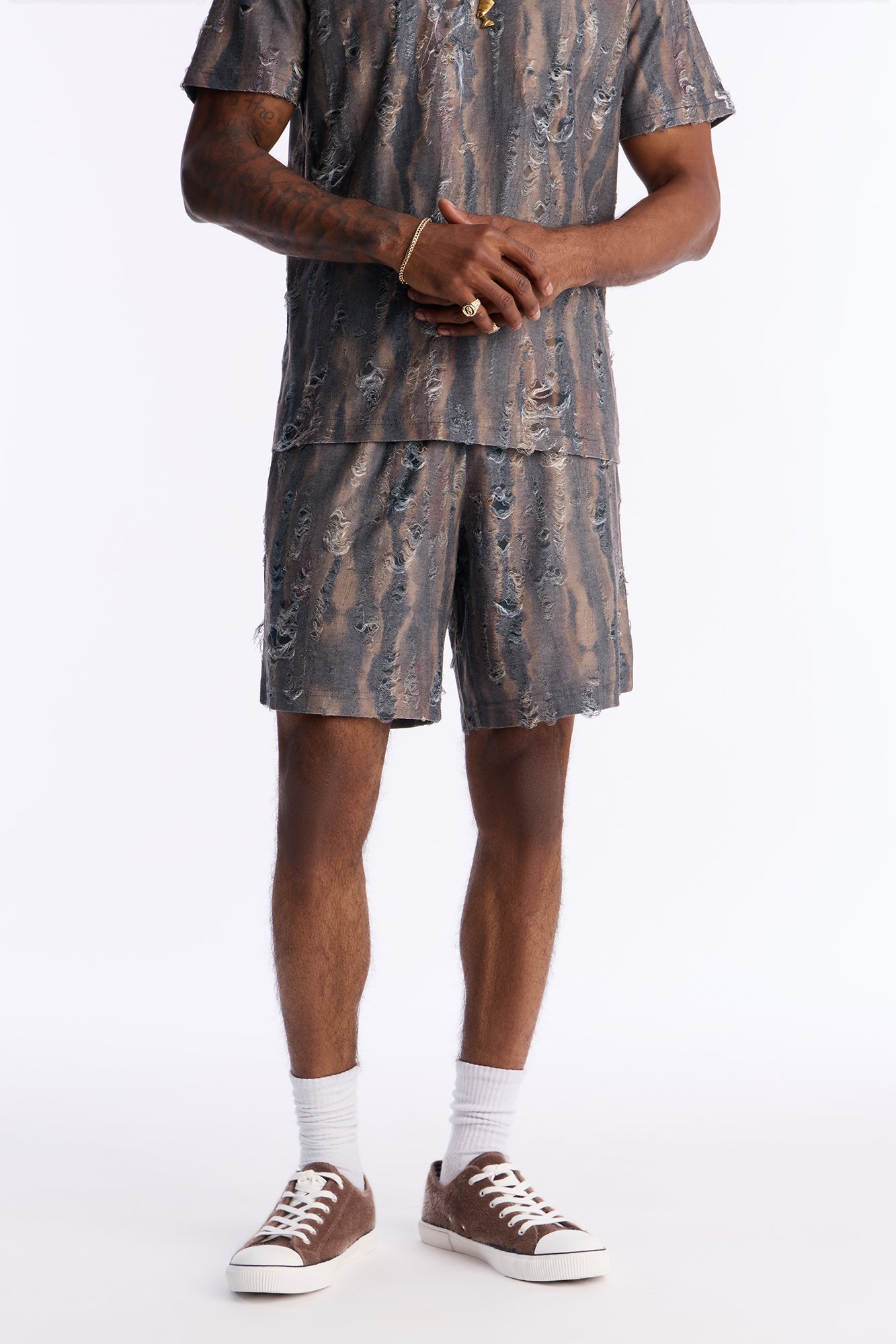 Relaxed Fragmented Realism Distressed Short - Brown