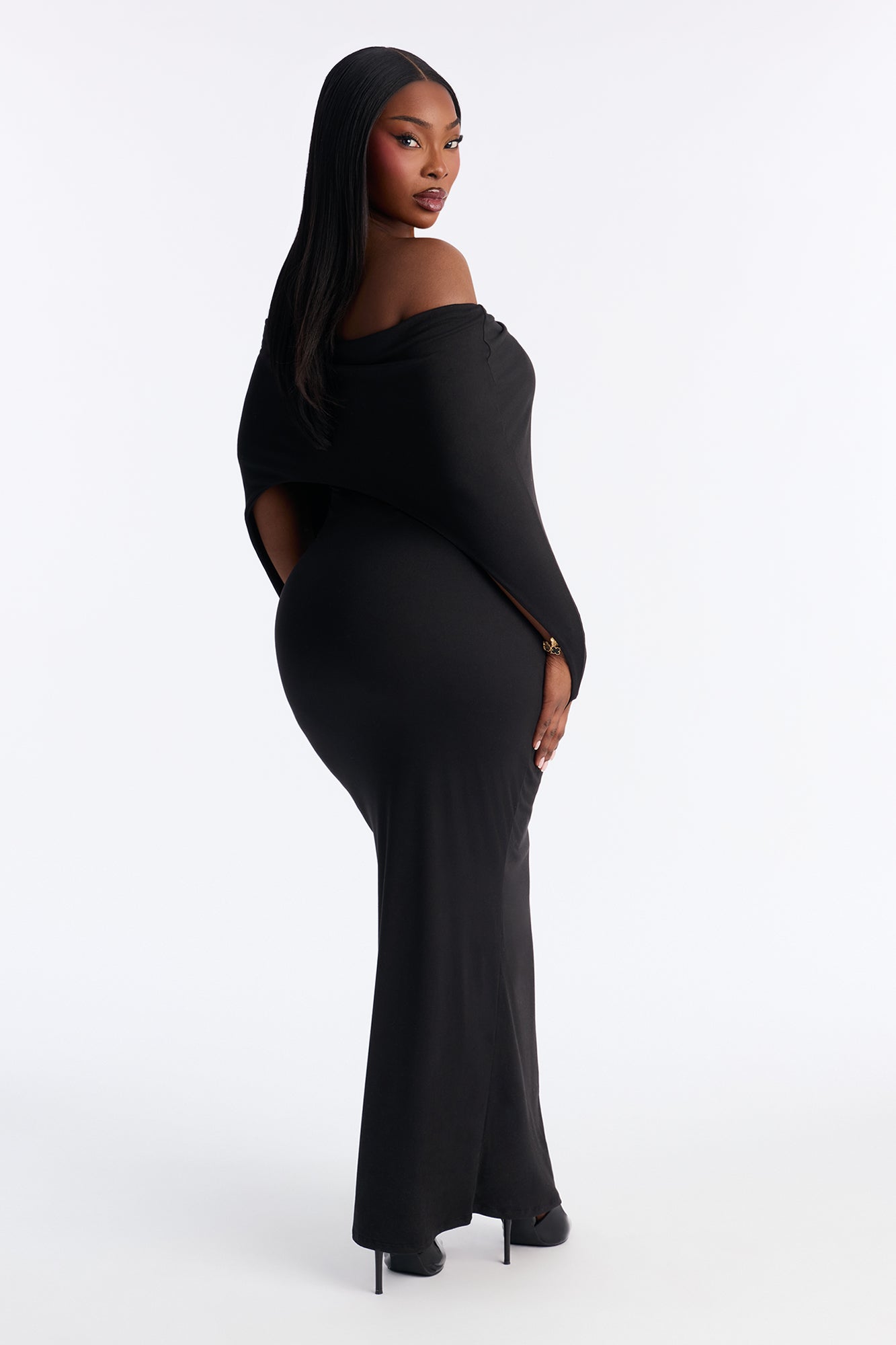 Runway Muse Off Shoulder Maxi Dress - Black