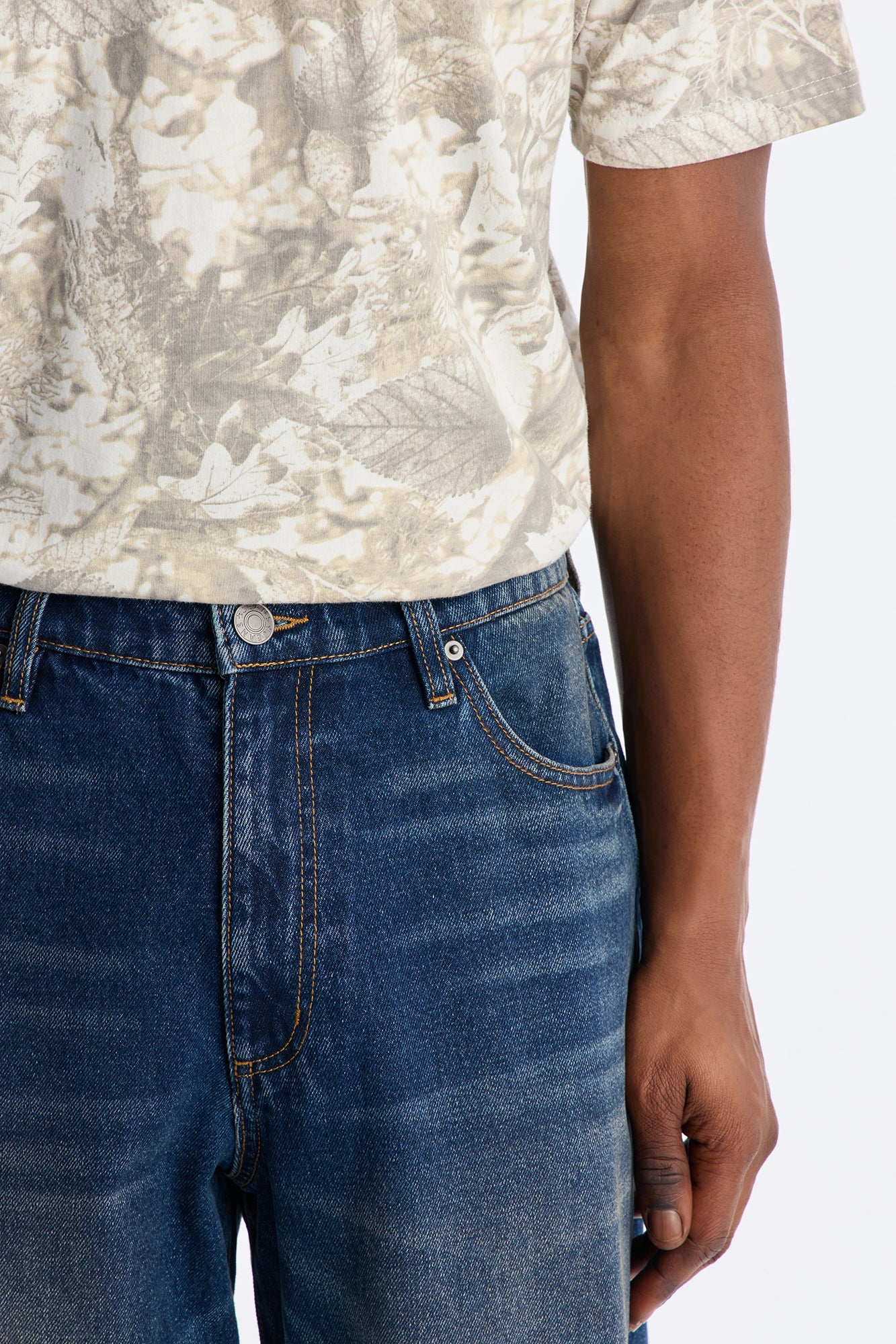 Classic Straight Fit Jeans - Dark Wash