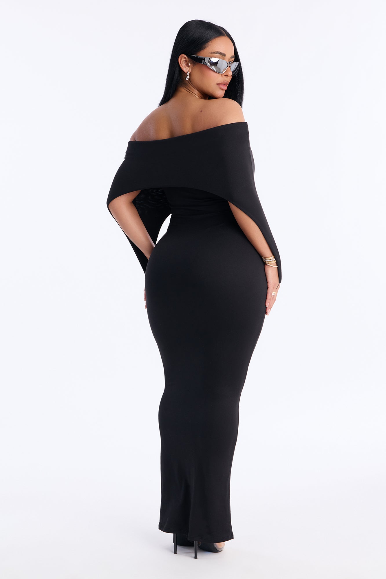 Runway Muse Off Shoulder Maxi Dress - Black