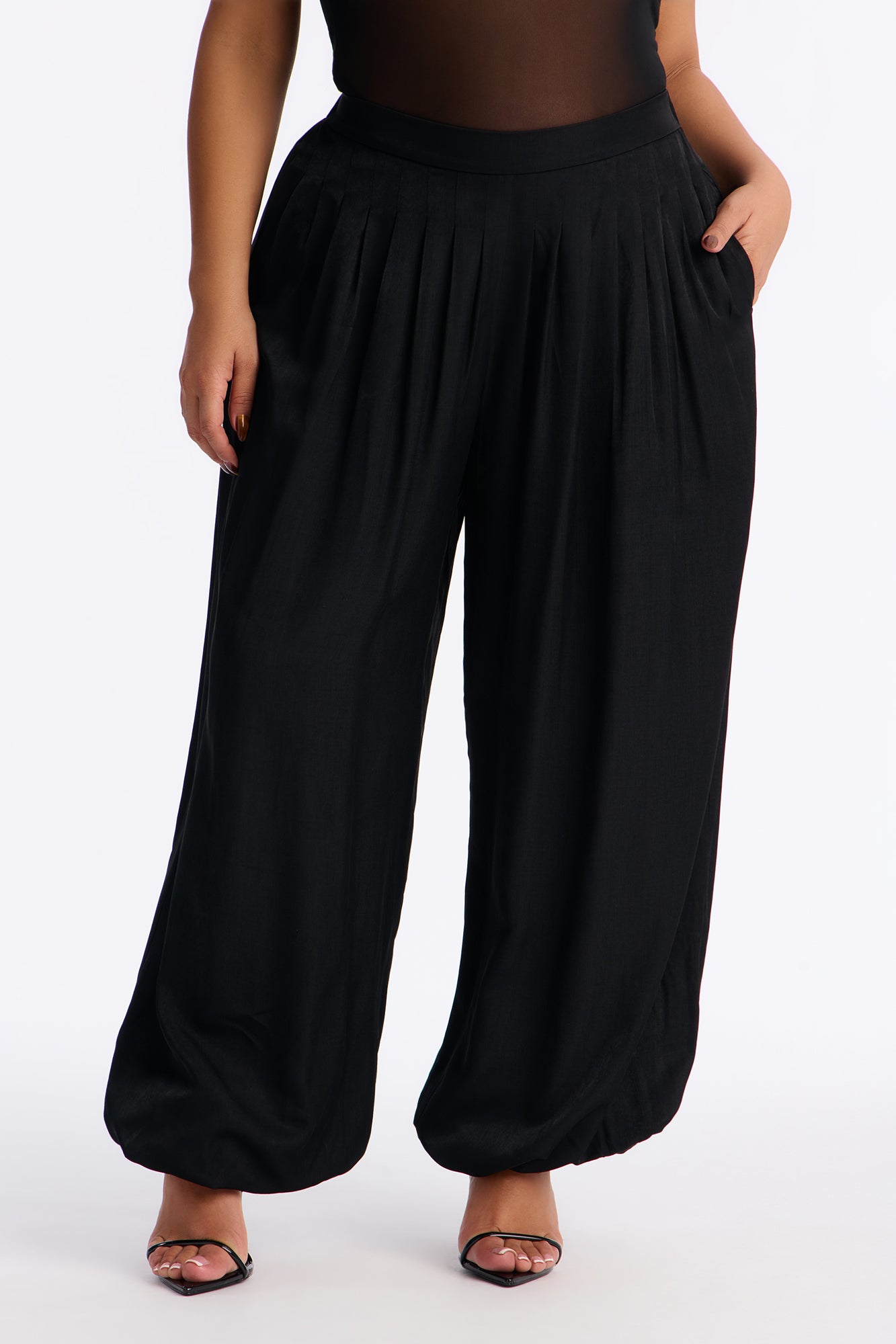 Never Too Much Pleated Balloon Pant 30″ - Black