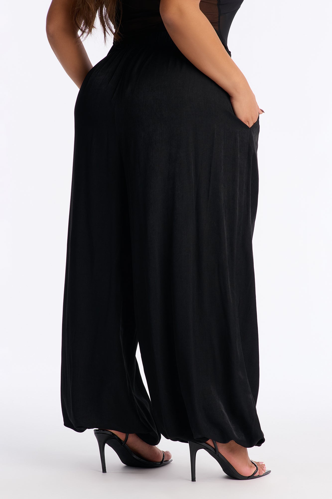 Never Too Much Pleated Balloon Pant 30″ - Black