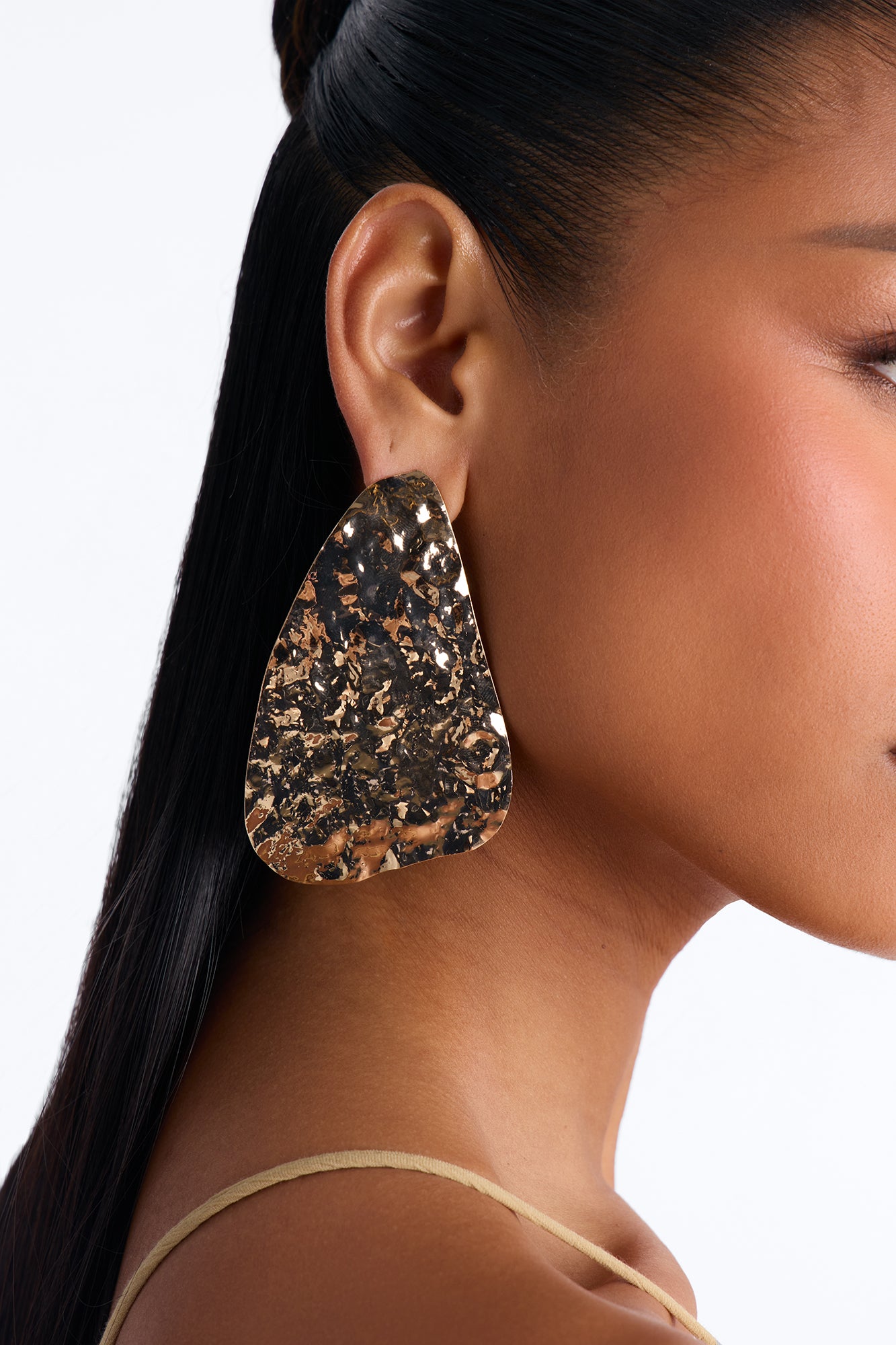 Metal Aura Drop Earrings - Gold