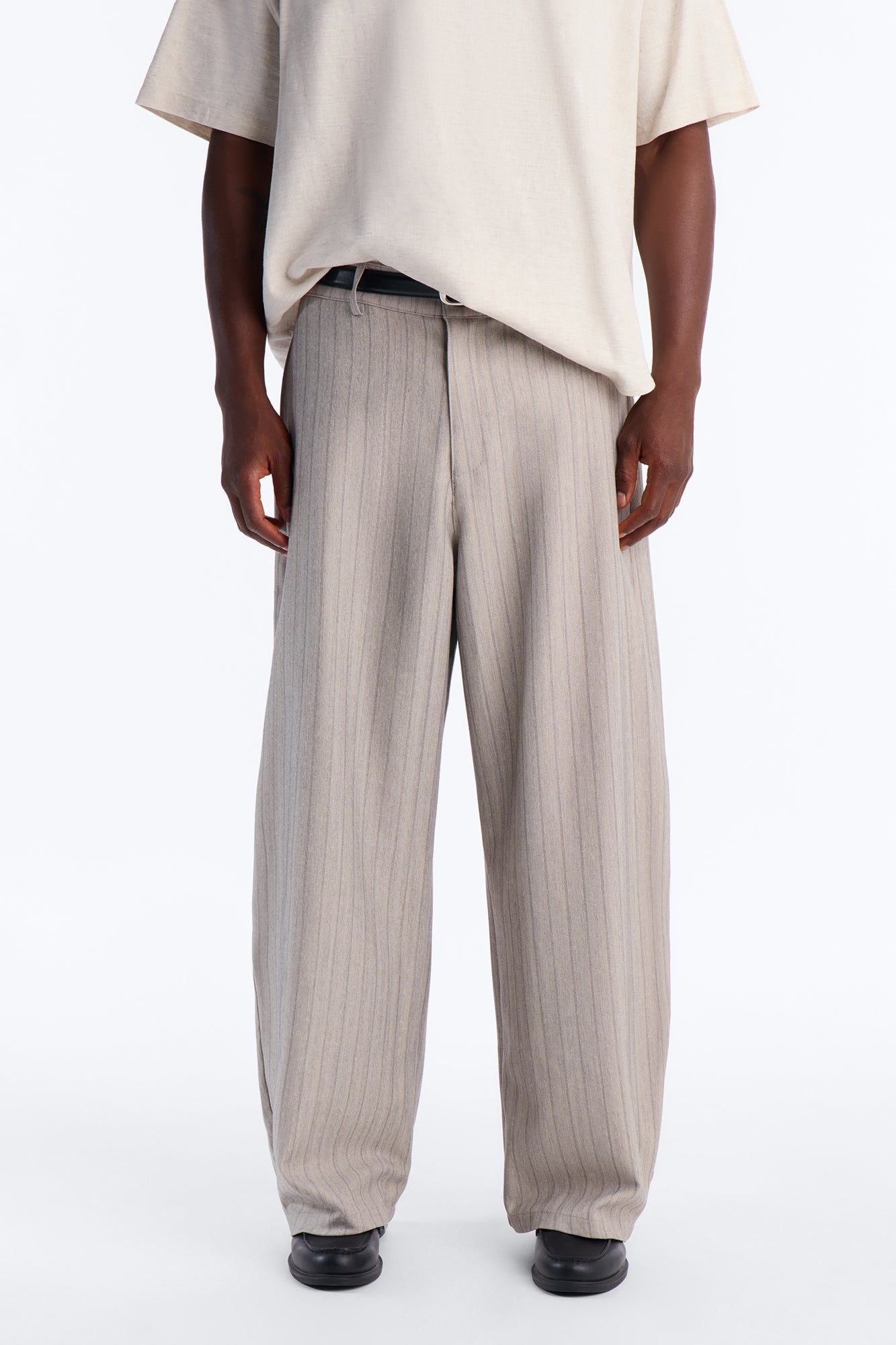 Herringbone Belted Barrel Trouser - Grey