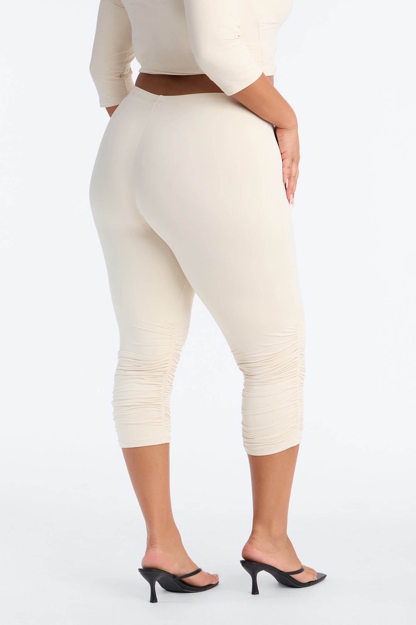 Second Skin Double Lined Ruched Low Rise Capri Legging - Bone