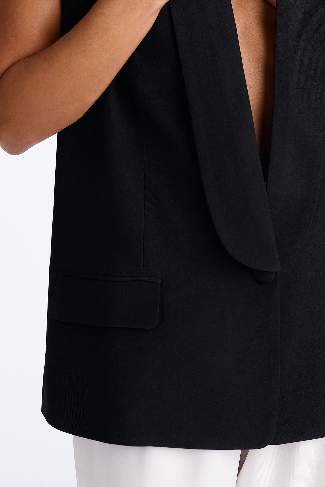 Instant Elevation Single Breasted Oversized Tailored Vest - Black