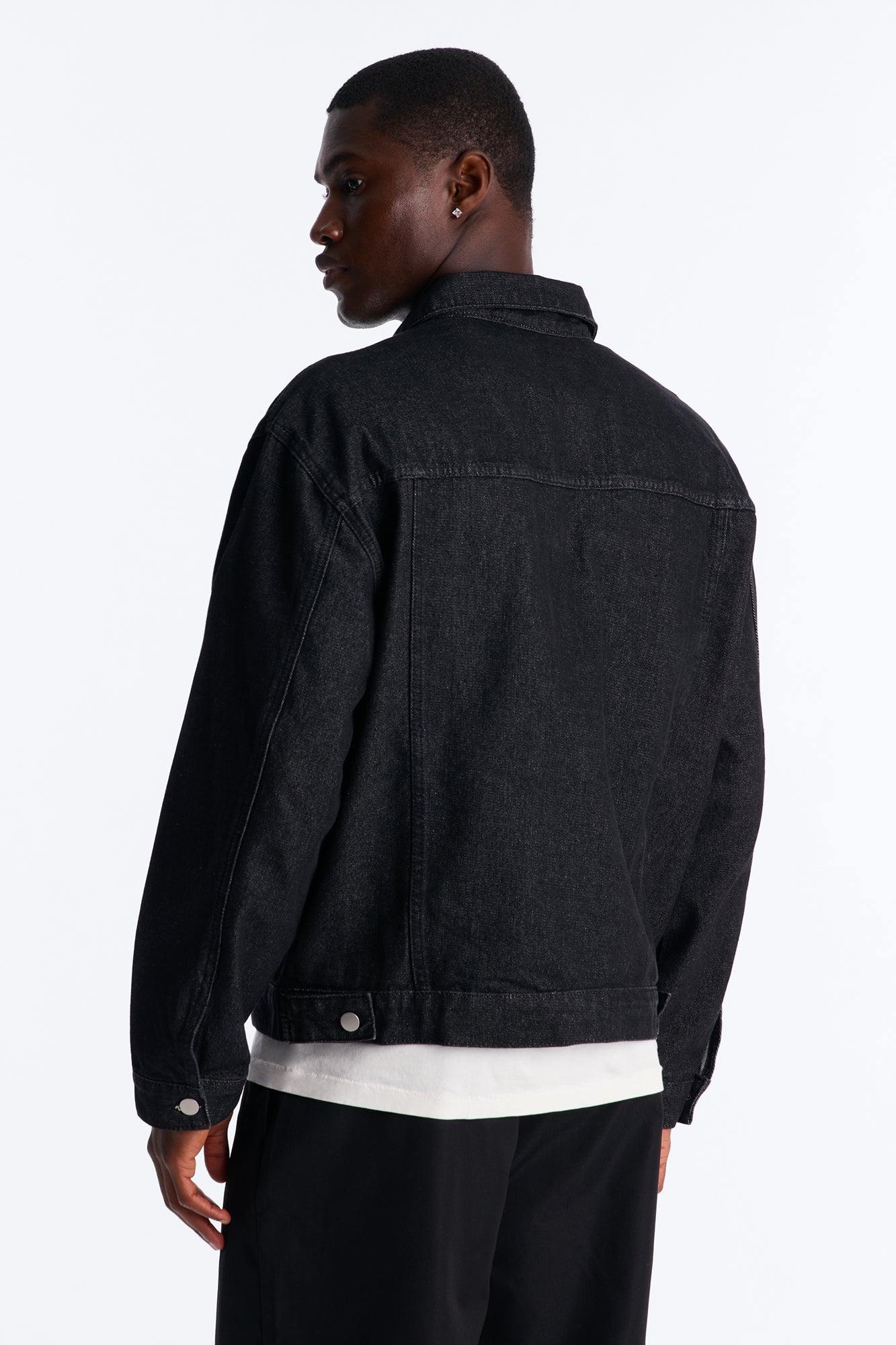 Linear Lock Denim Trucker Jacket - Black