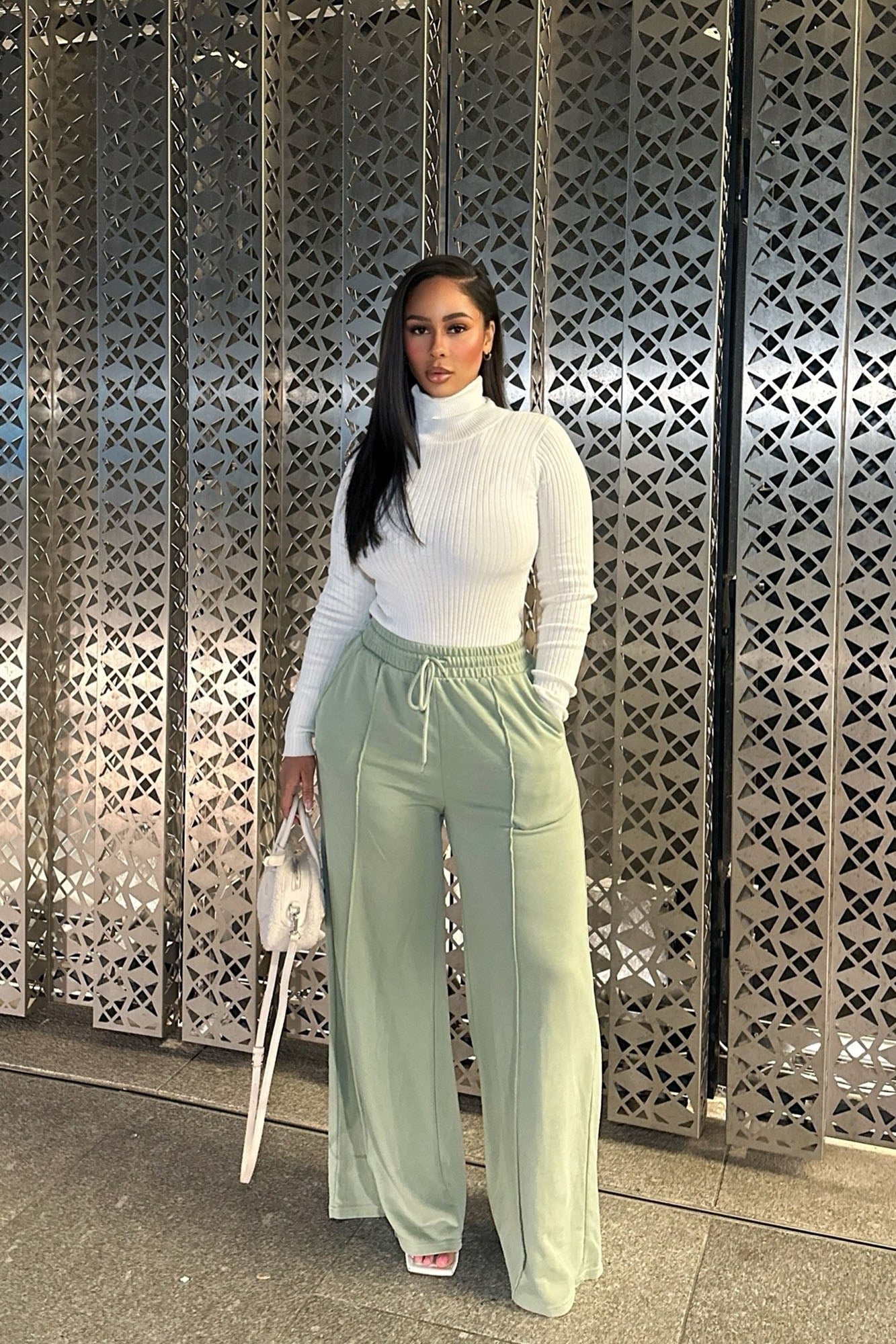 Pay No Attention Lounge Pant - Sage