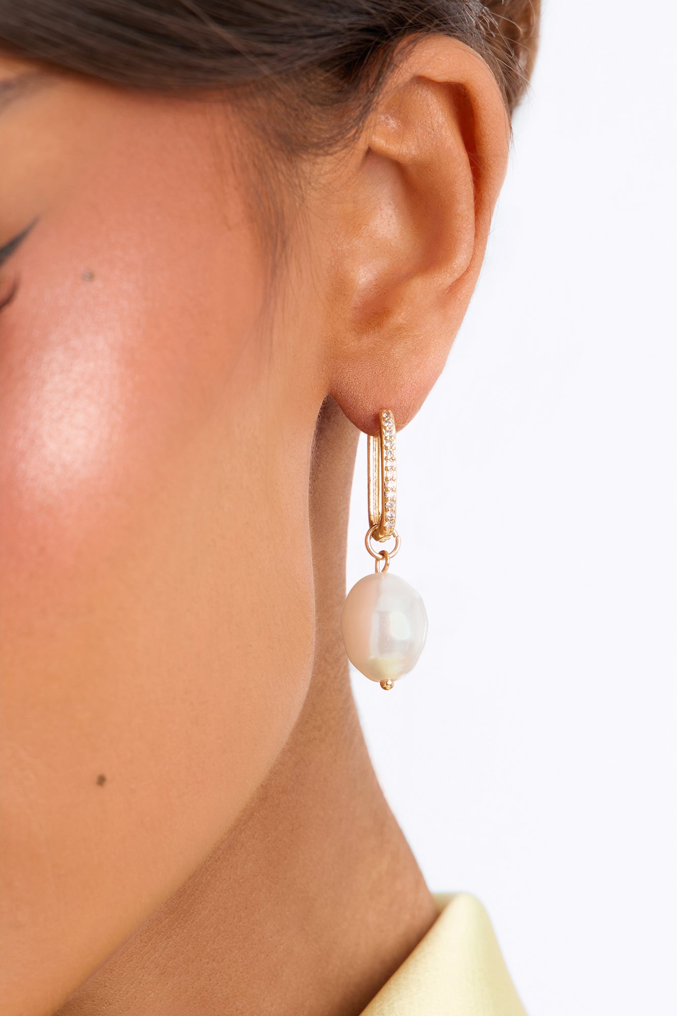 Amelia Pearl Drop Earrings - Gold