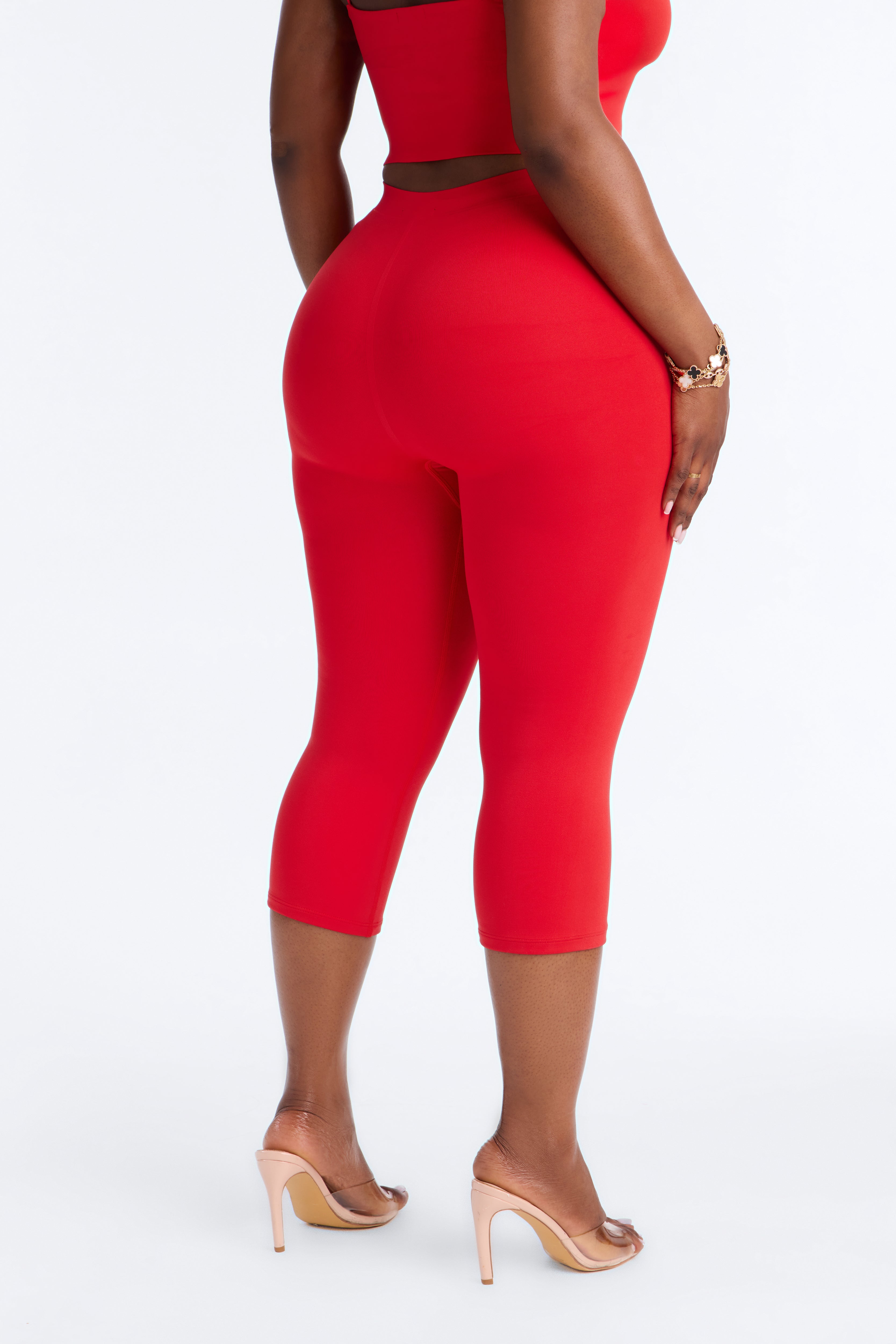 Seamless Smooth Double Lined Capri Pant - DarkRed
