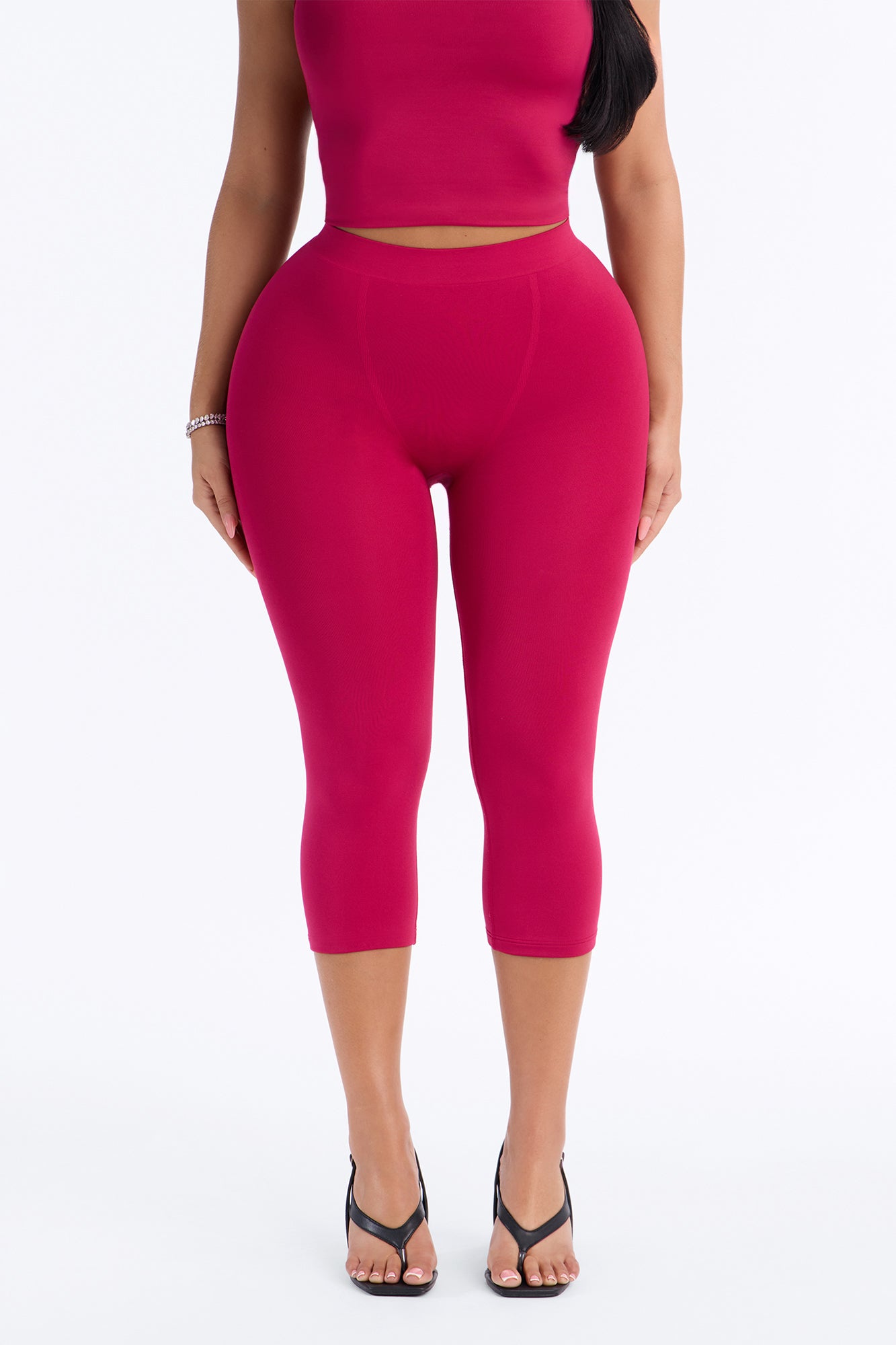 Seamless Smooth Double Lined Capri Pant - Raspberry