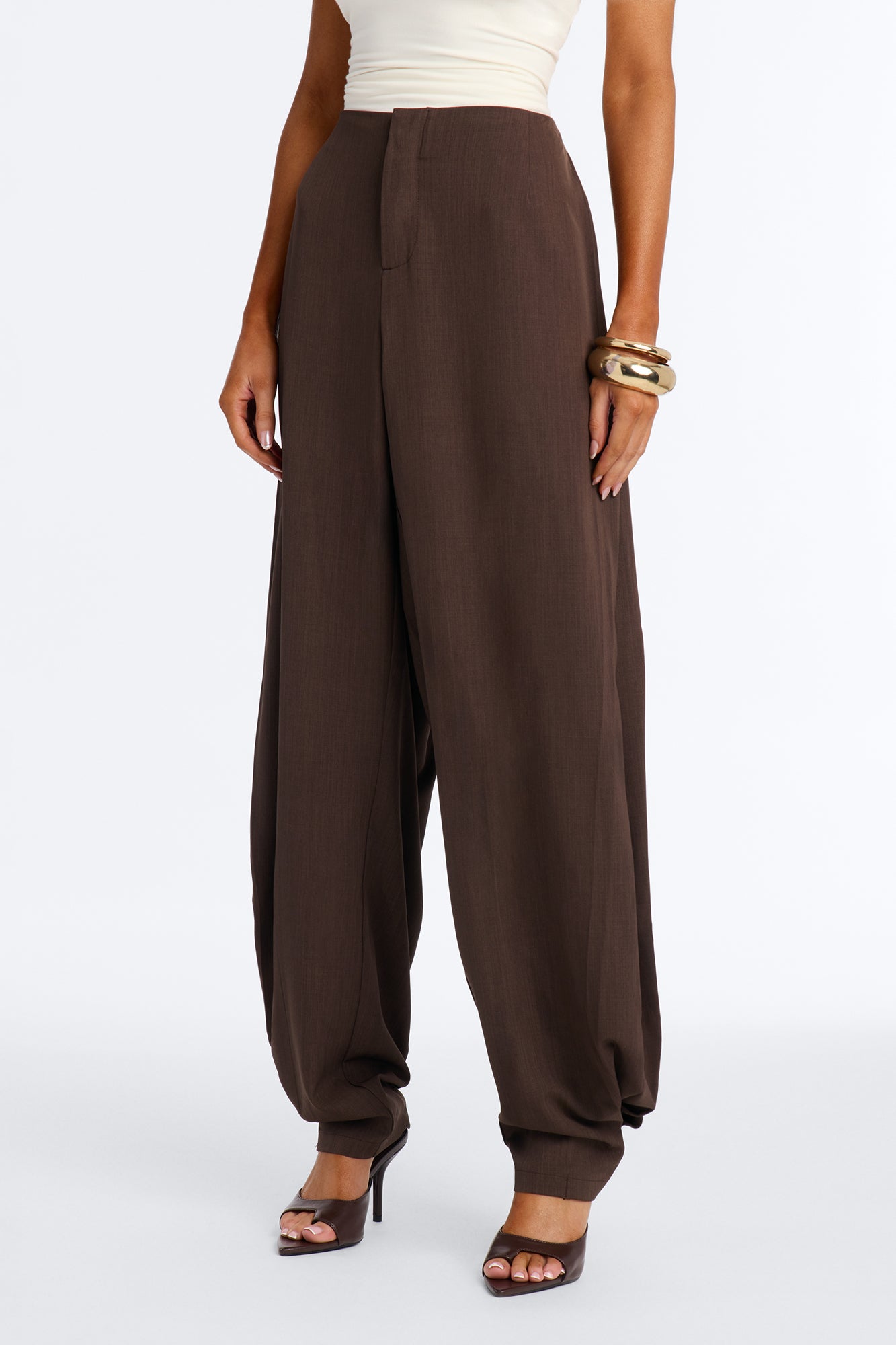 Isla Low Rise Clean Waistband Pleated Trouser - Chocolate