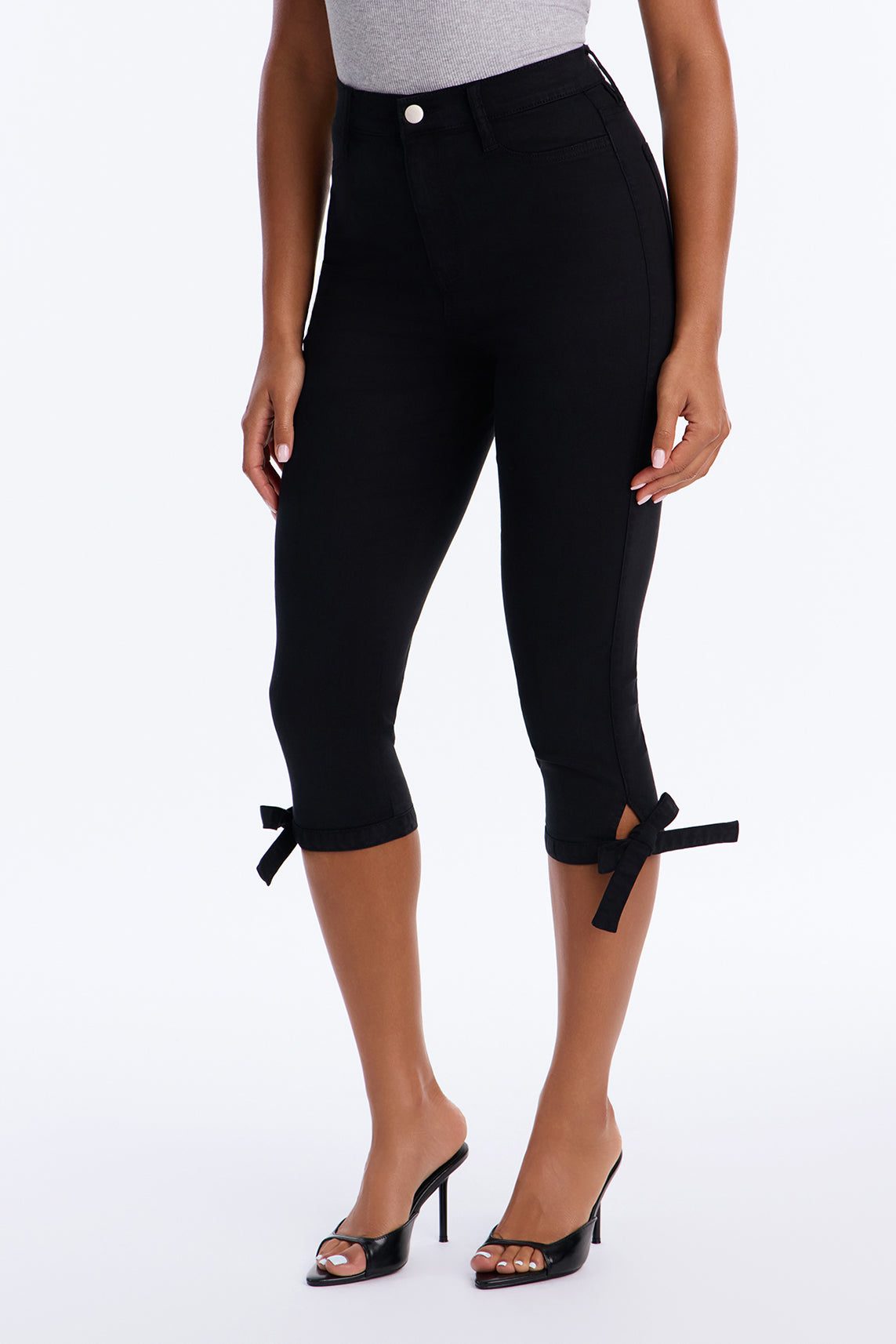 Classic Color High Waist Bow Tie Capri Jeans - Black