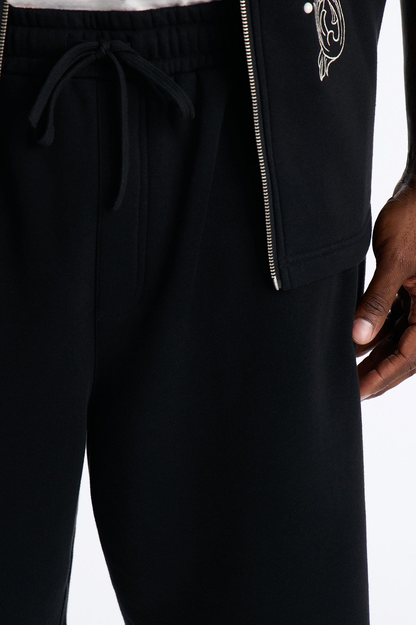 Royalty Pearl Embroidered Baggy Sweatshort - Black