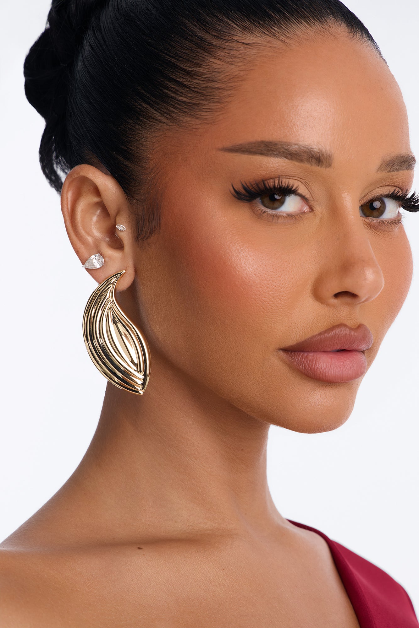 Make Me Feel Drop Earrings - Gold