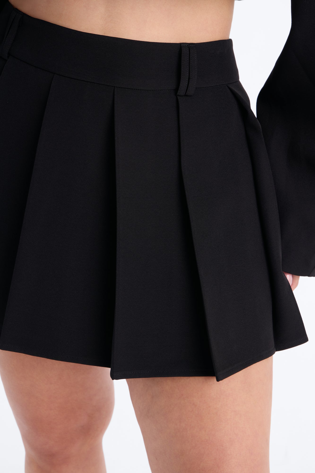 Adeline Mid Rise Pleated Mini Skirt - Black