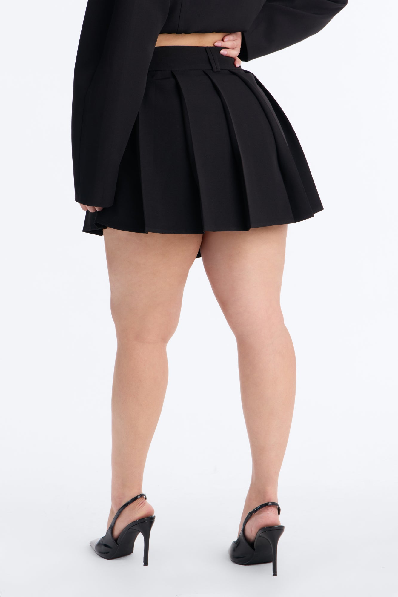 Adeline Mid Rise Pleated Mini Skirt - Black