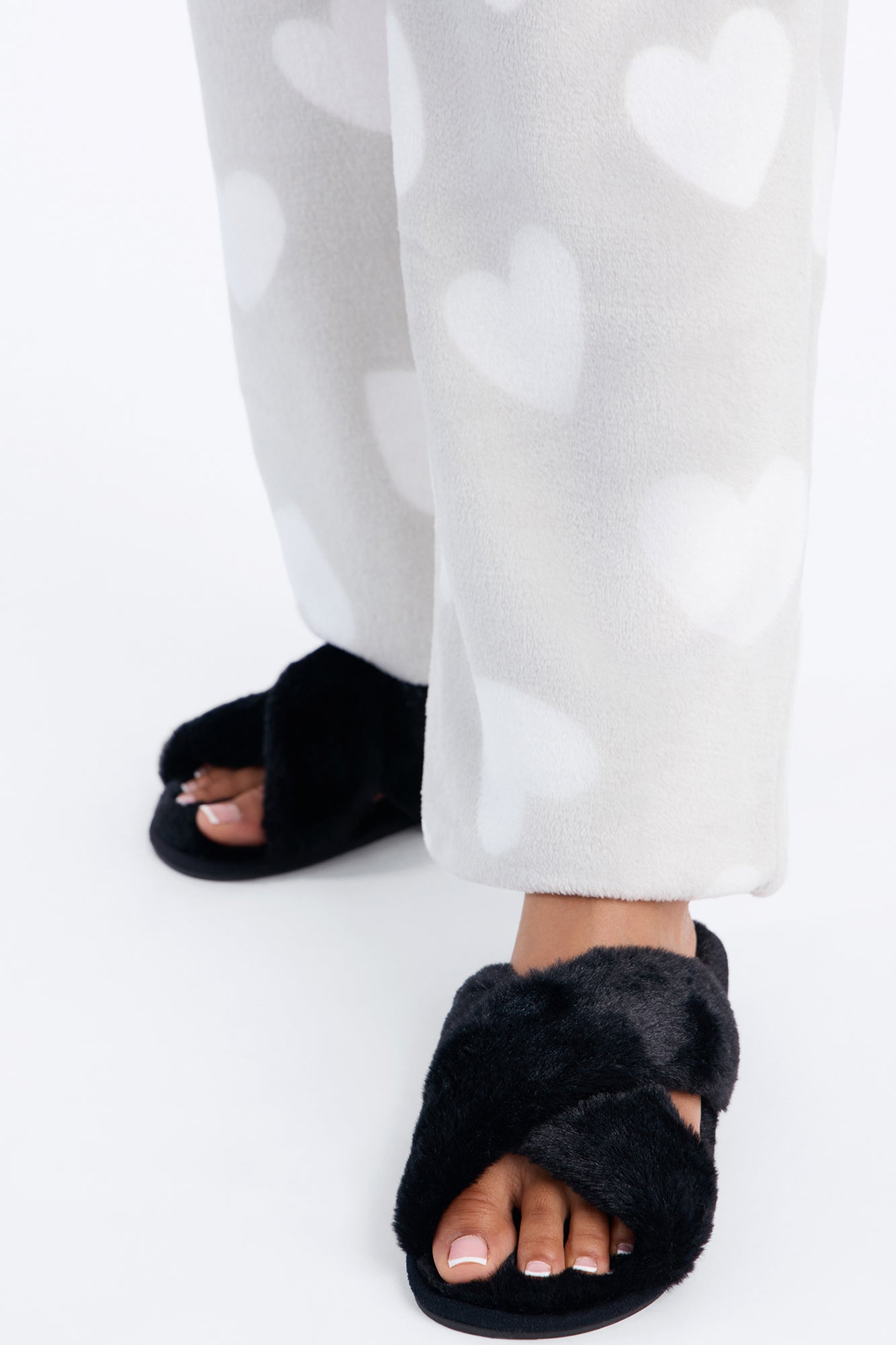 Fuzzy Moments Slippers - Black