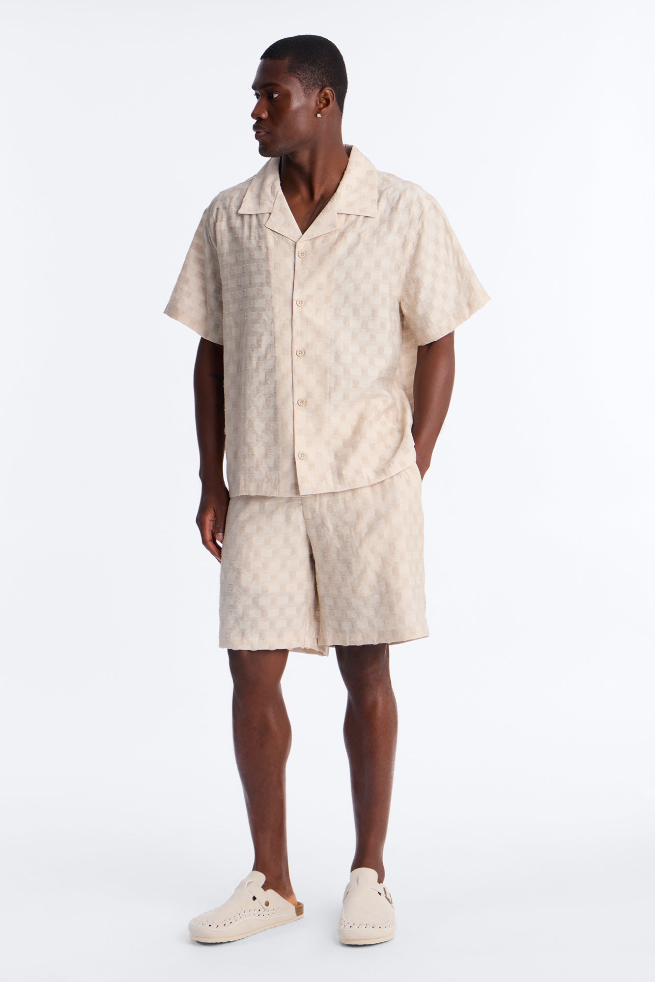 Hazy Textured Checkered Relaxed Short - Taupe