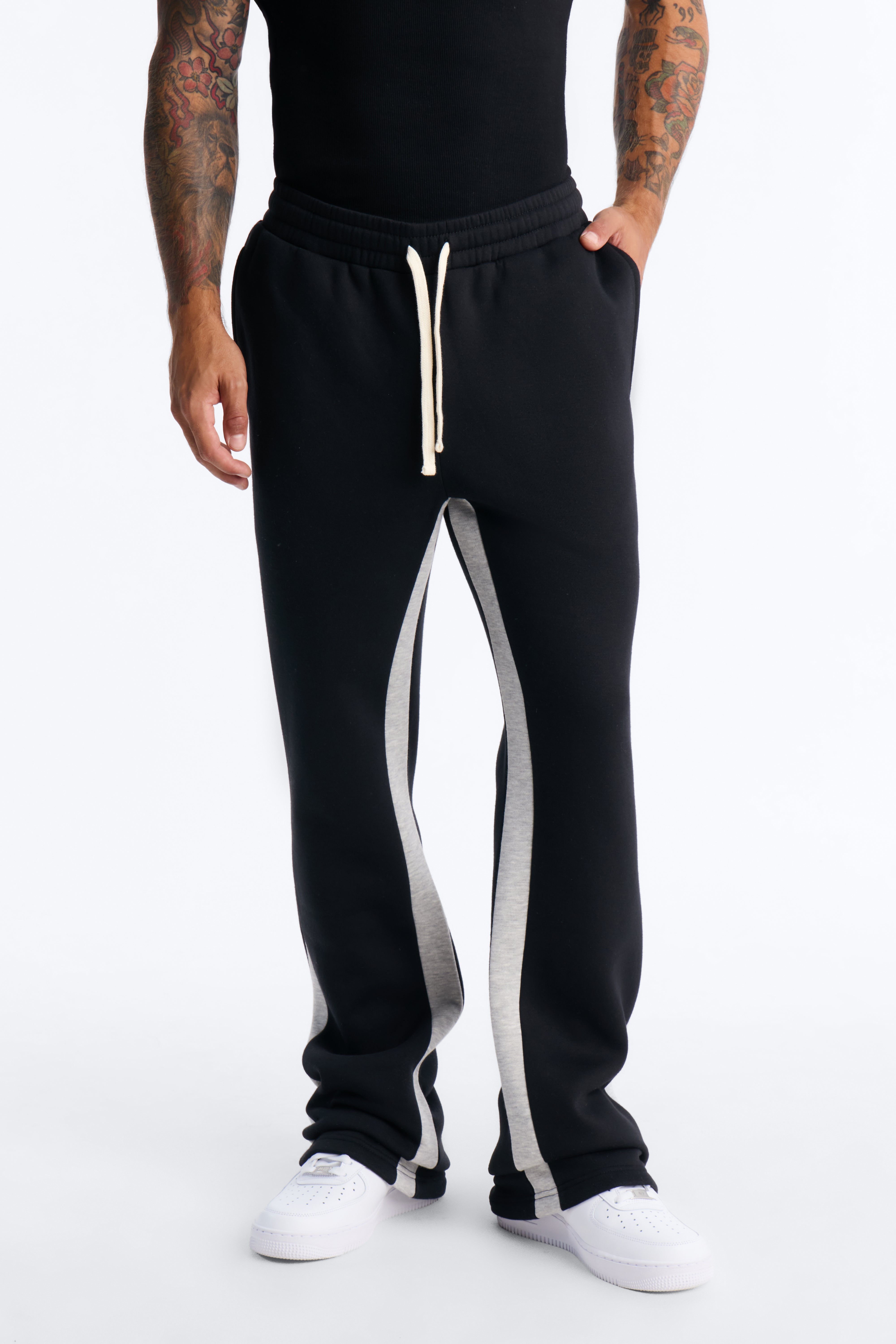 Tayson Flared Sweatpants - Black