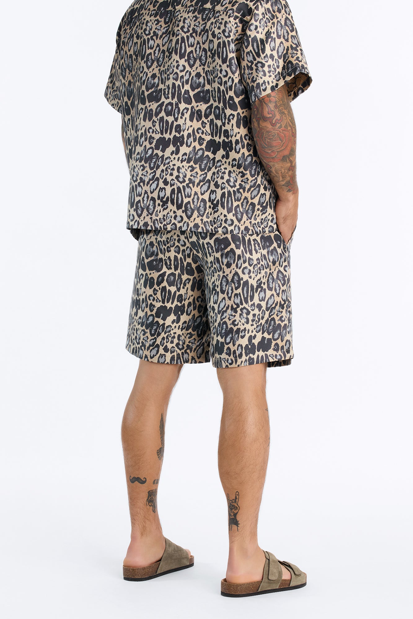 Onyx Leopard Relaxed Short - Khaki/combo
