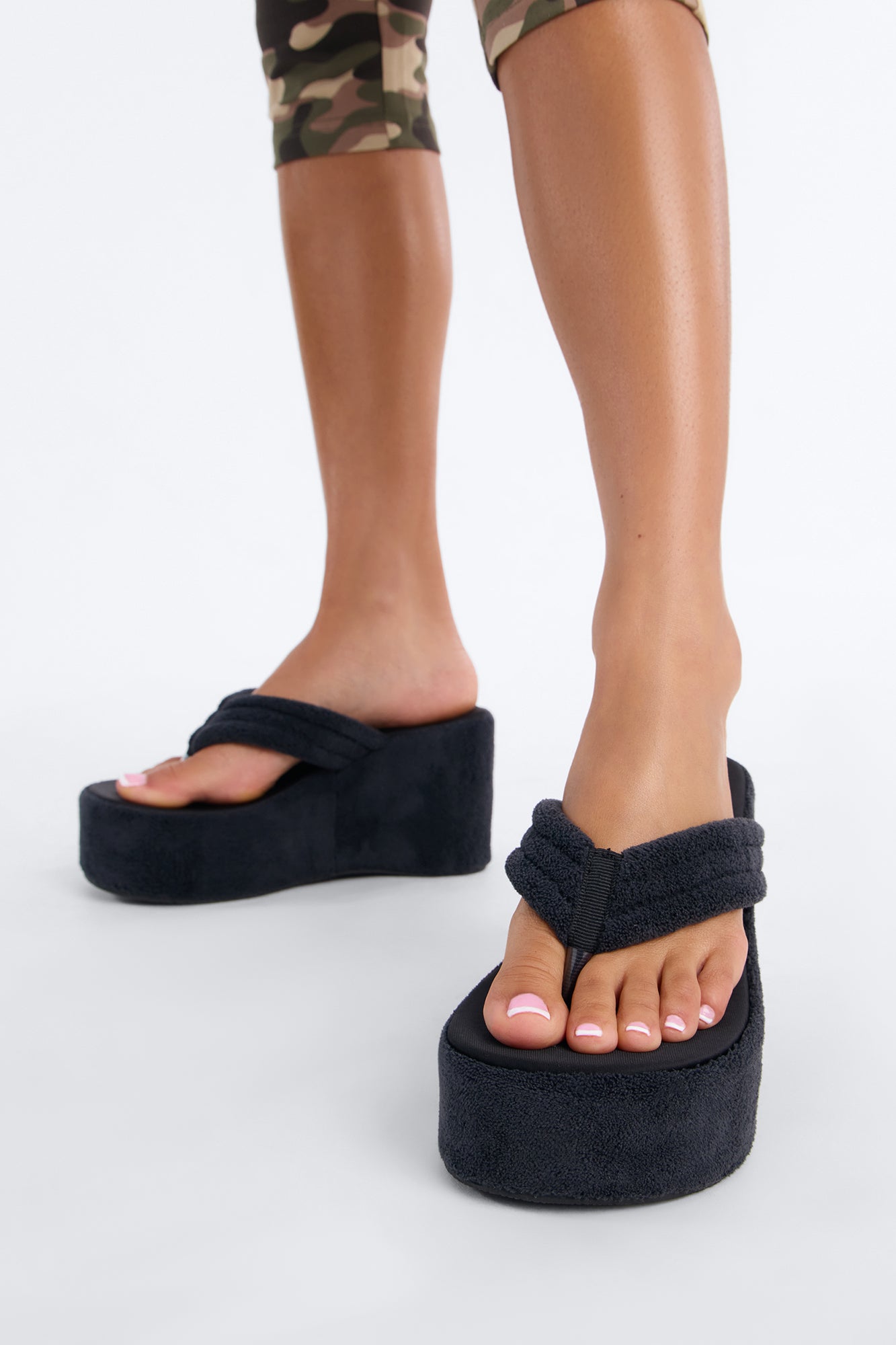 Hot Springs Terry Thong Wedges - Black