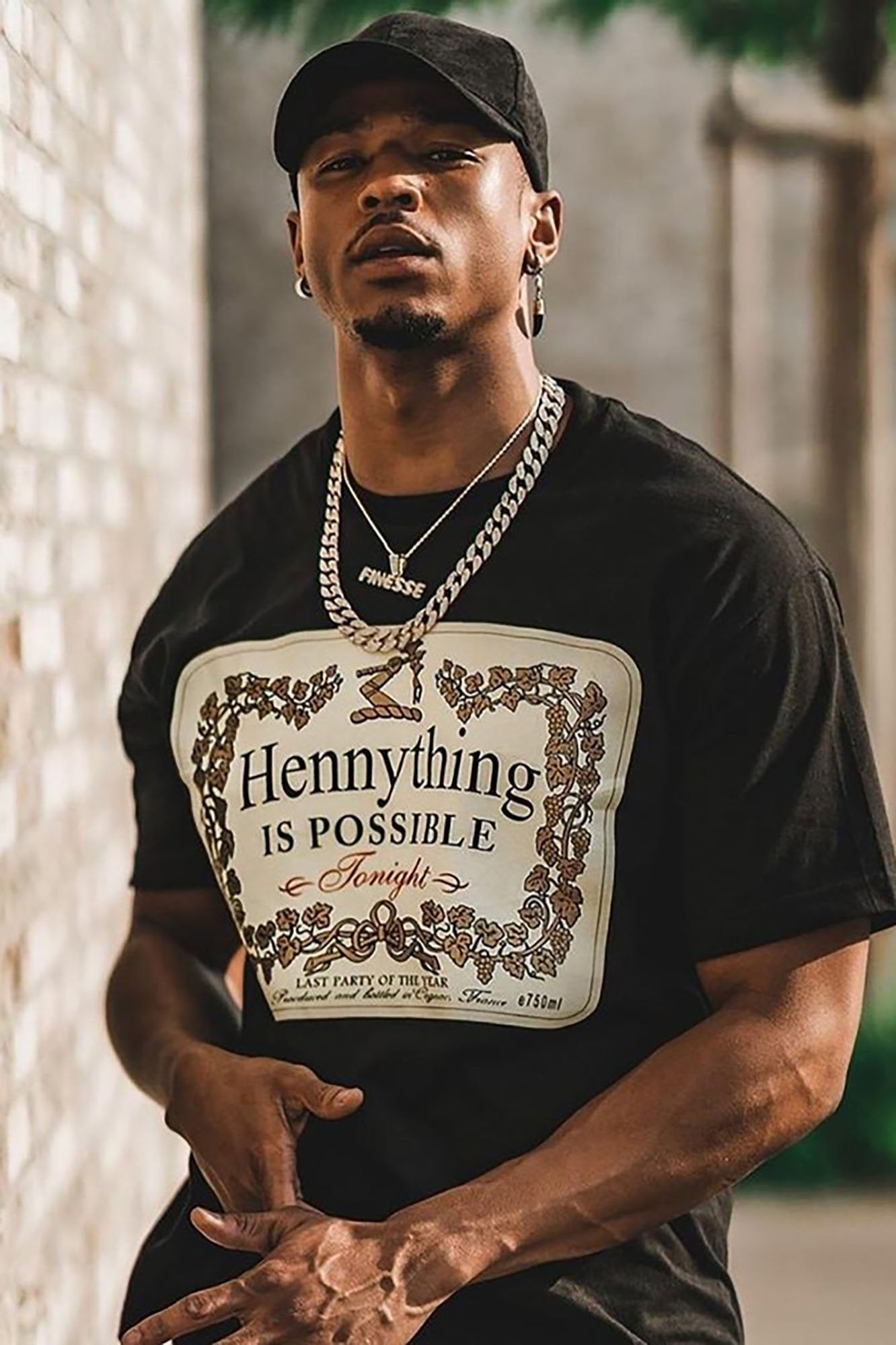 Hennything Is Possible Short Sleeve Crew Tee - Black