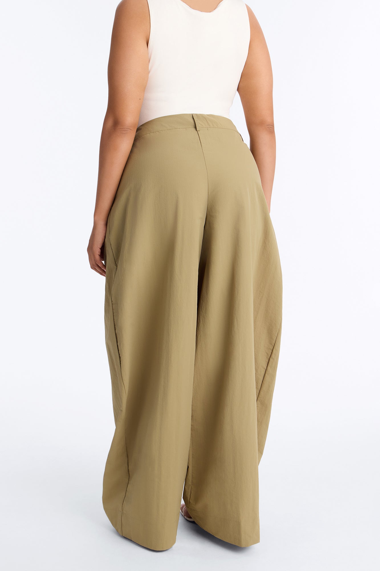 Brooke Barrel Leg Windbreaker Pant - Olive