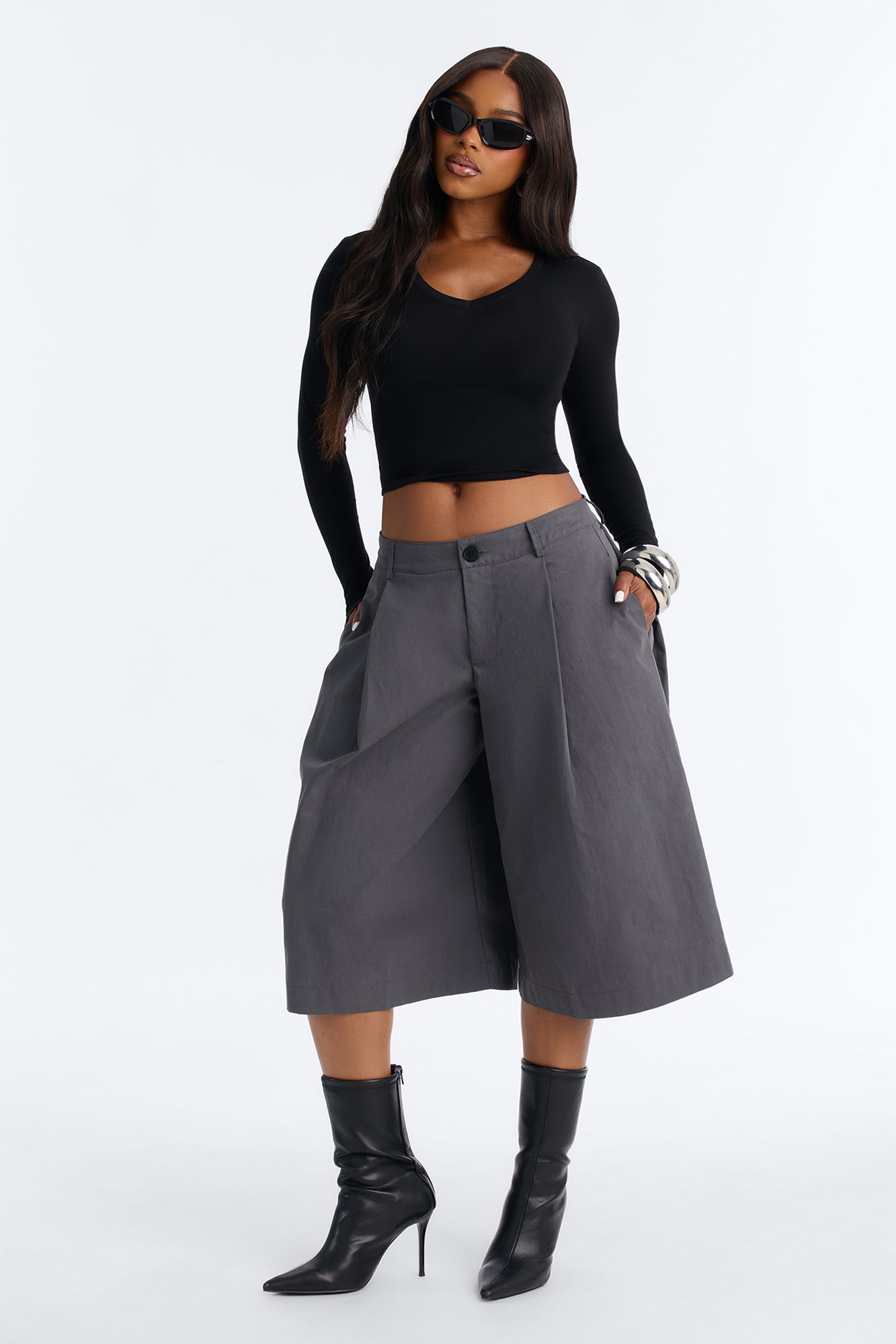 Caro Pleated Barrel Leg Bermuda Short - Charcoal