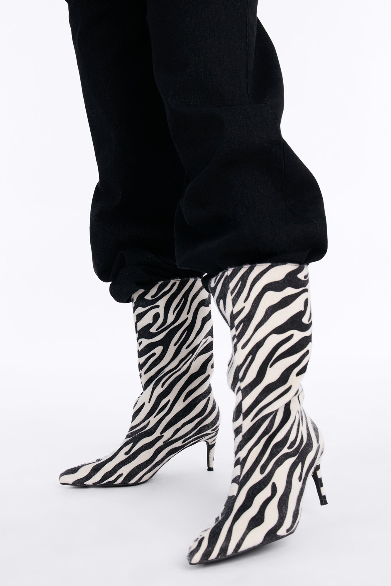 Make Moves Animal Kitten Heel Boots - Black/White