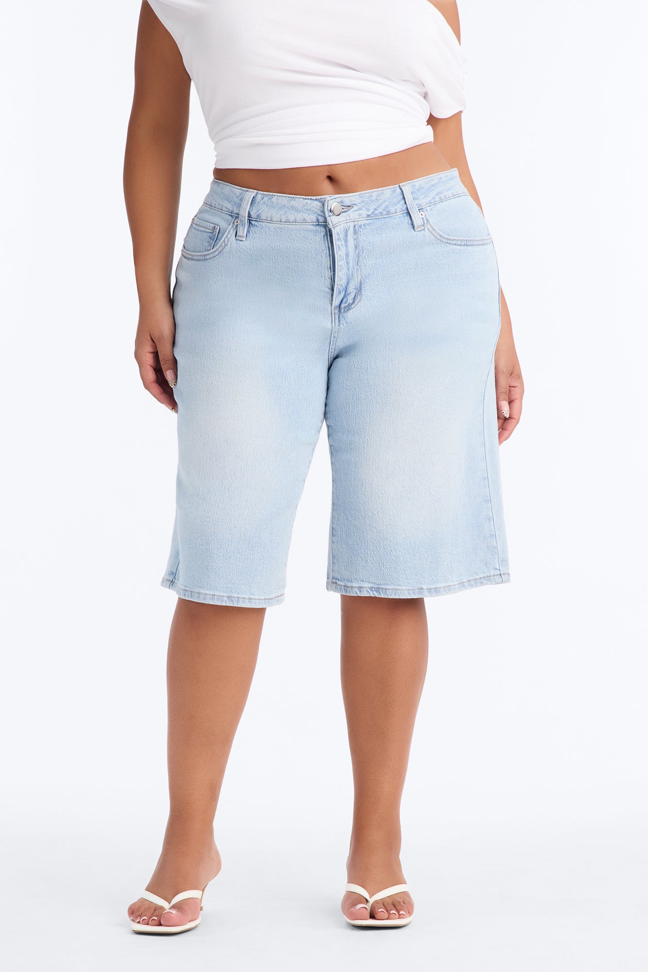 Lizzy Mid Rise Denim Bermudas - Light Wash