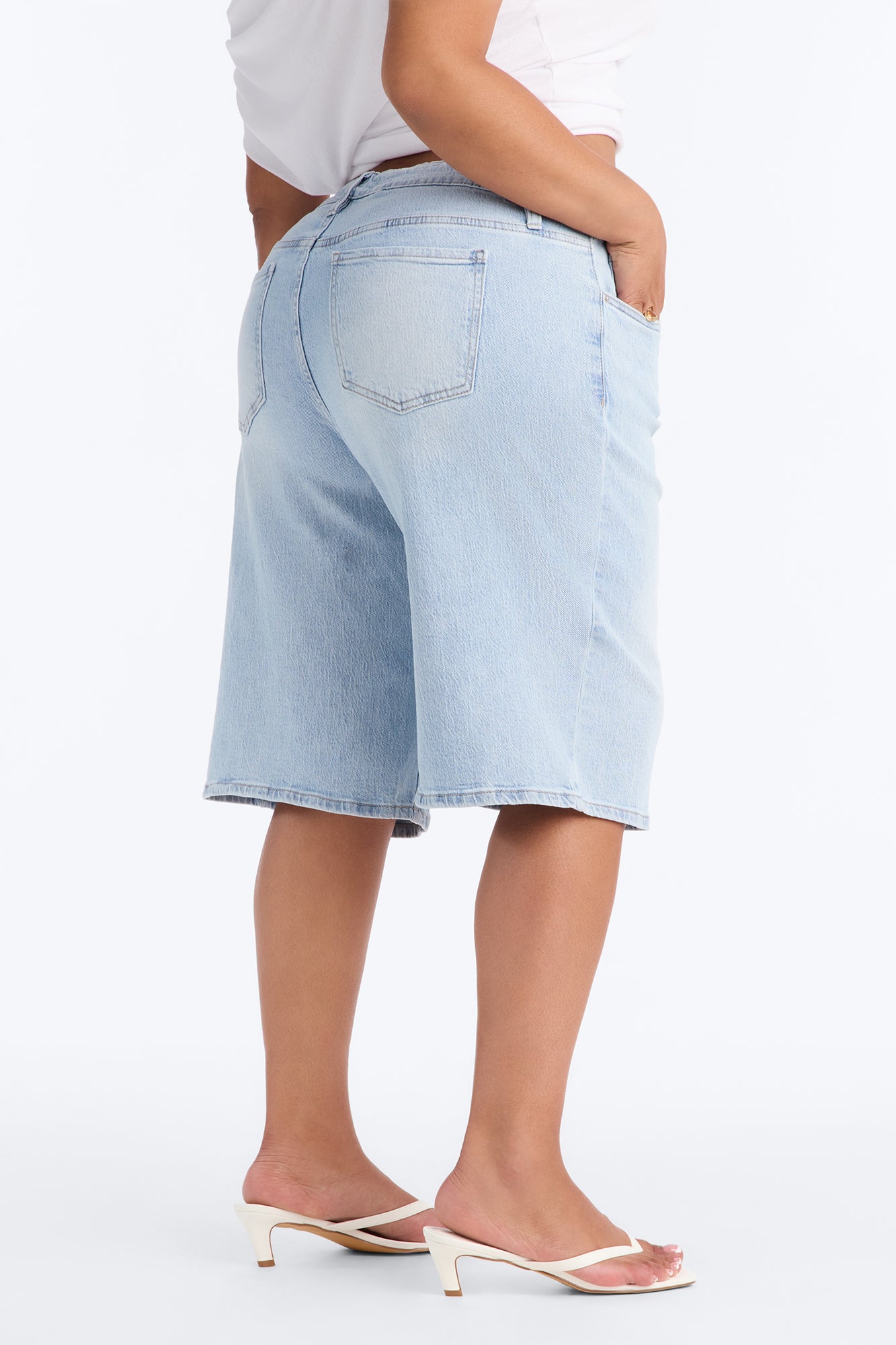 Lizzy Mid Rise Denim Bermudas - Light Wash
