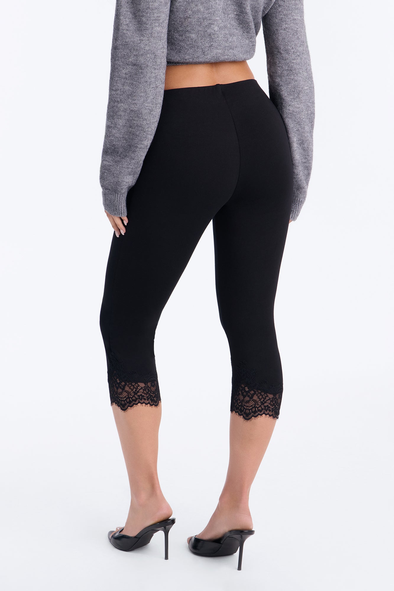 Midori Low Rise Lace Trim Capri Leggings - Black