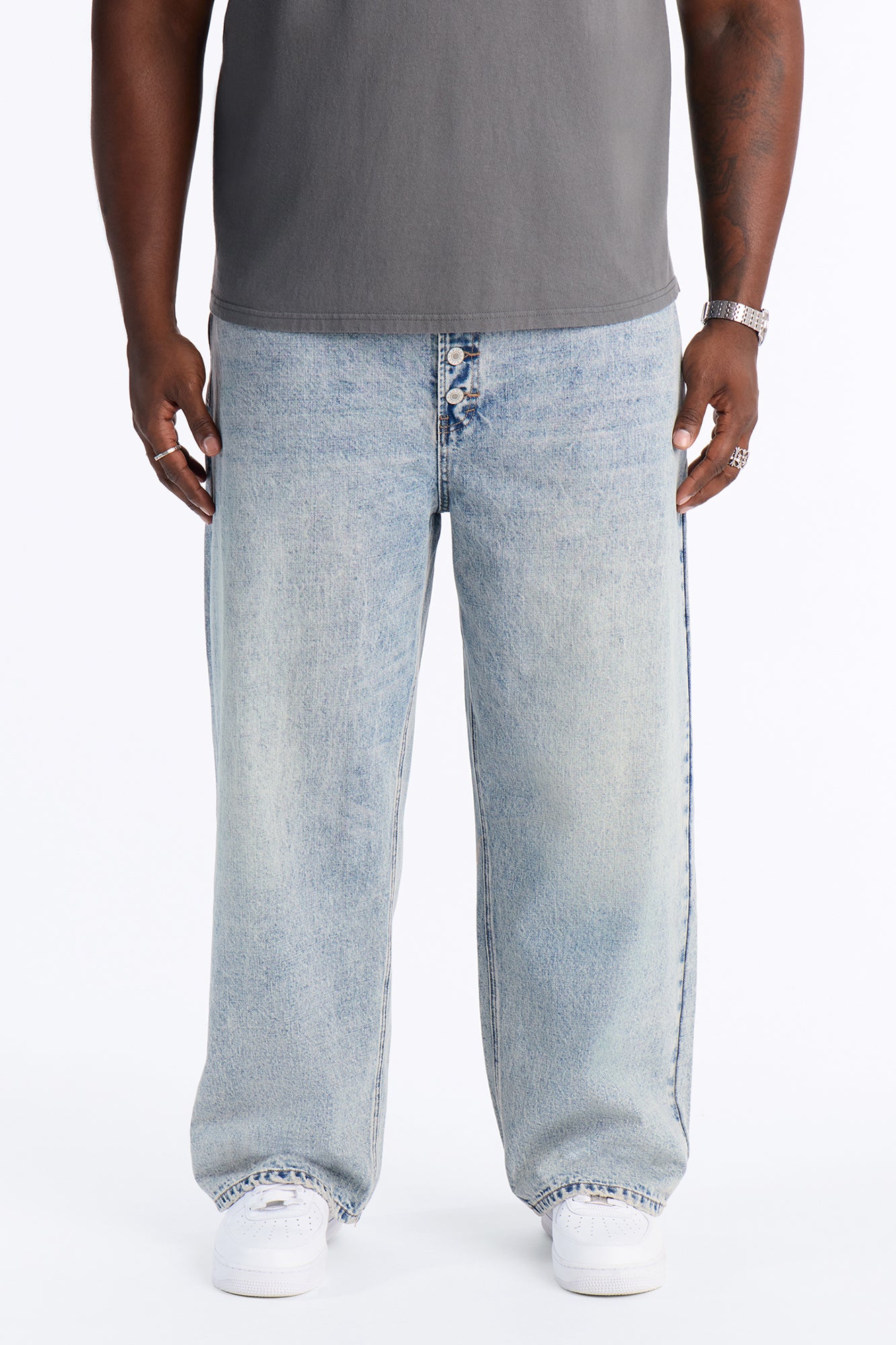 Baggy Button Riot Jeans - Light Blue Wash