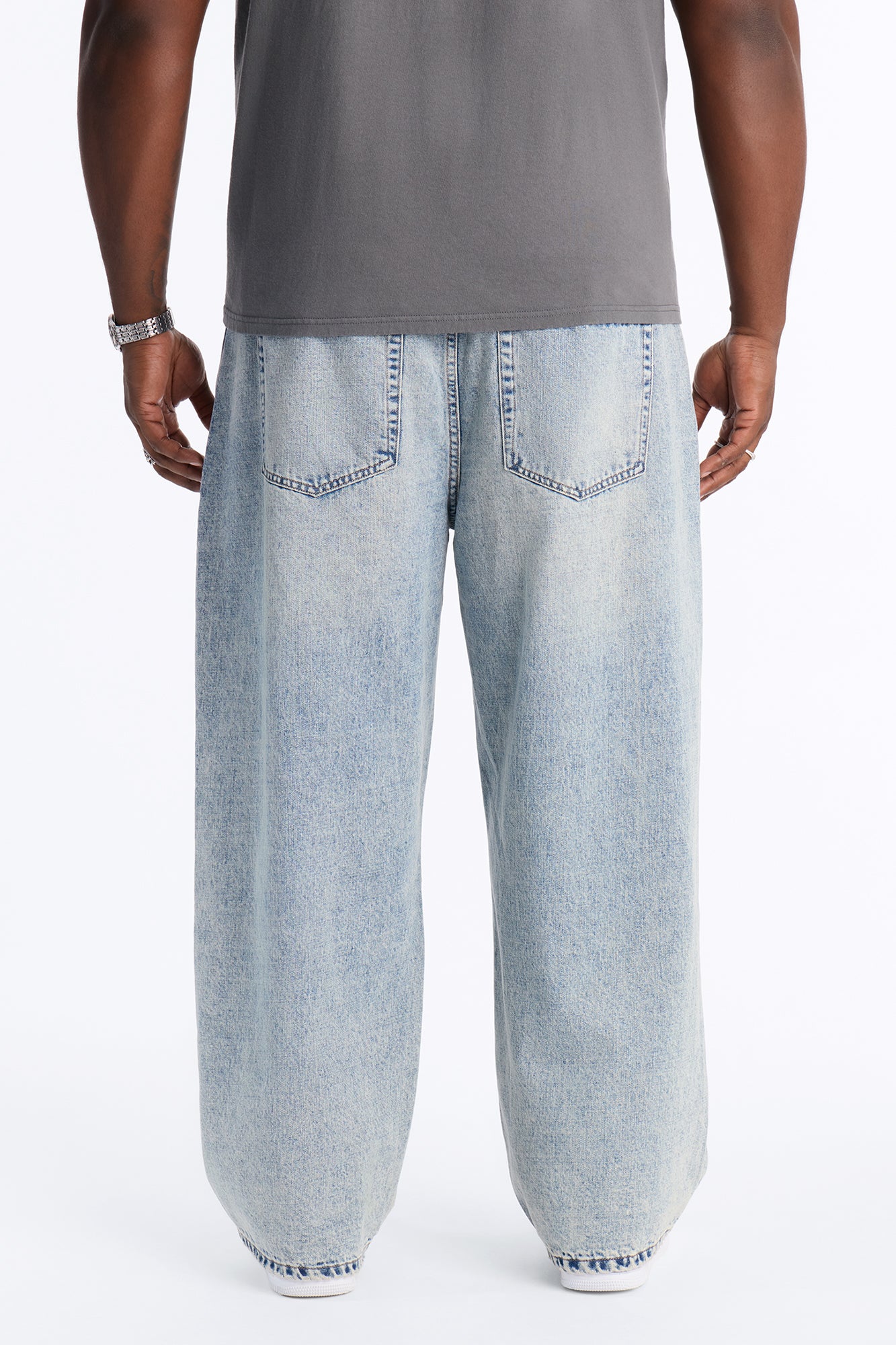 Baggy Button Riot Jeans - Light Blue Wash