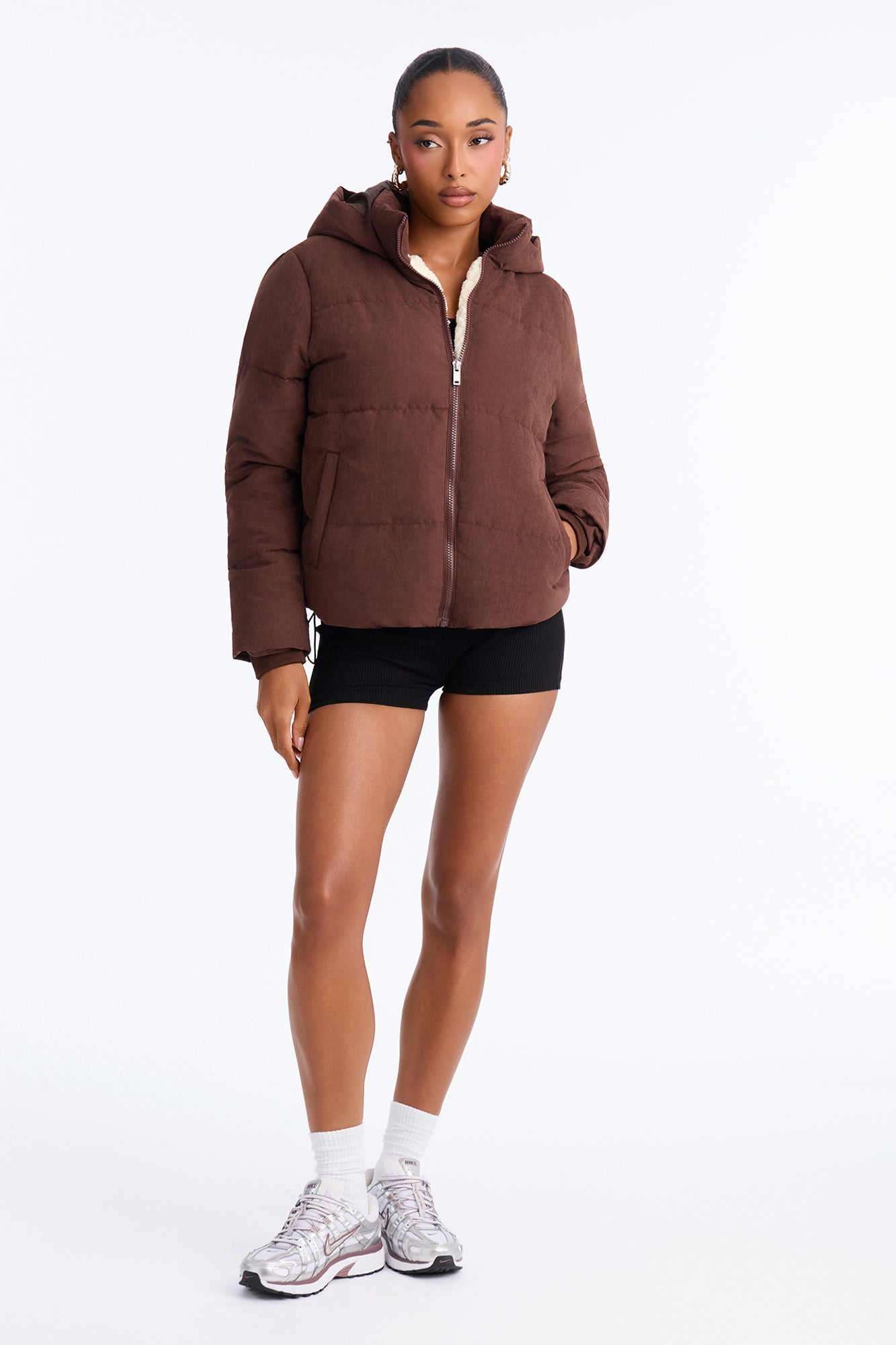 In The Middle Of The City Puffer Jacket - Chocolate