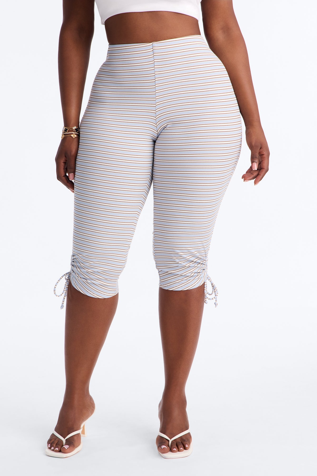 Rowen Mid Rise Ruched Ribbed Capri Leggings - Blue/combo