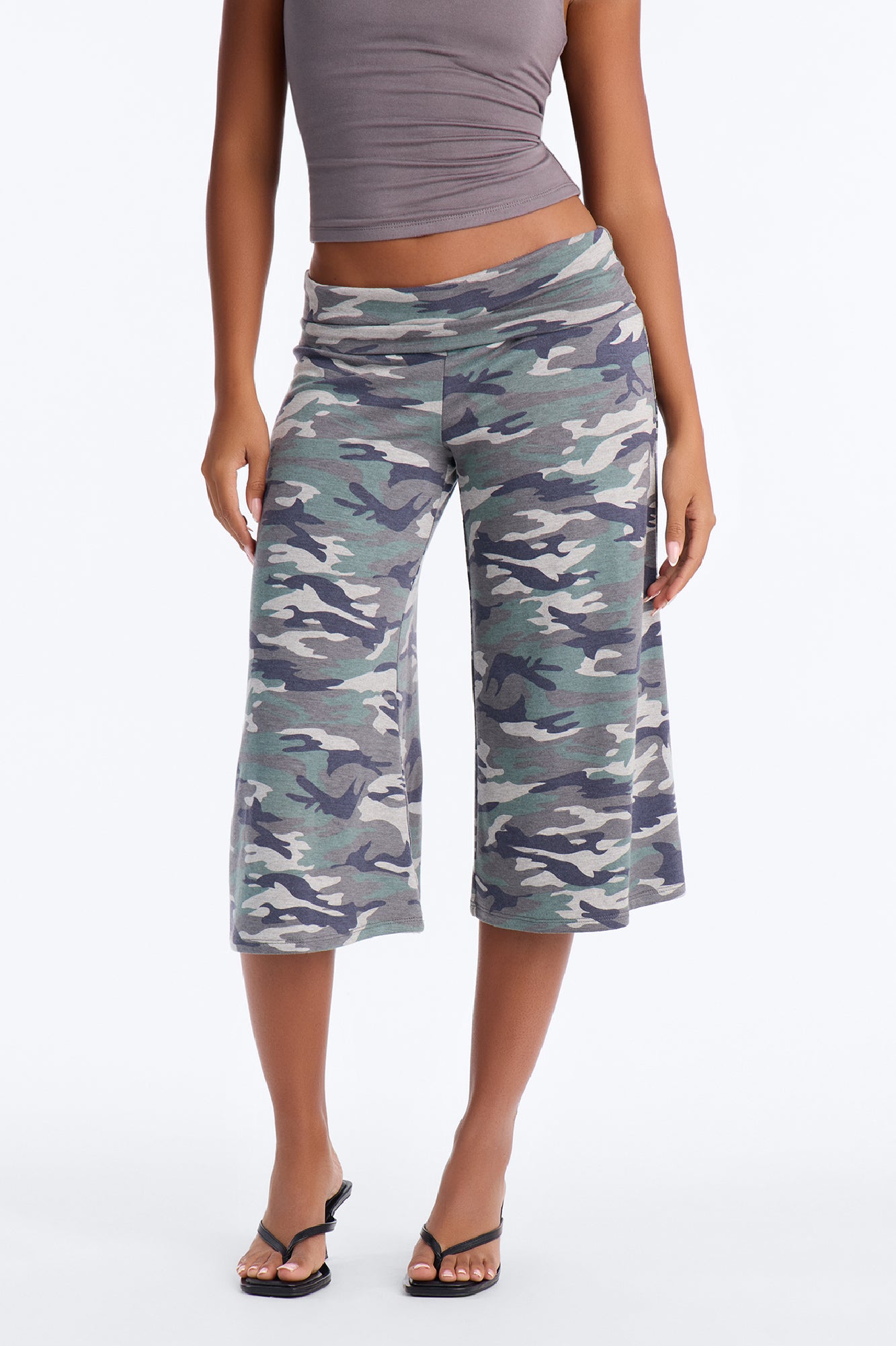 Kiki Camoflauge Low Rise Foldover Gaucho Pant - Green/combo
