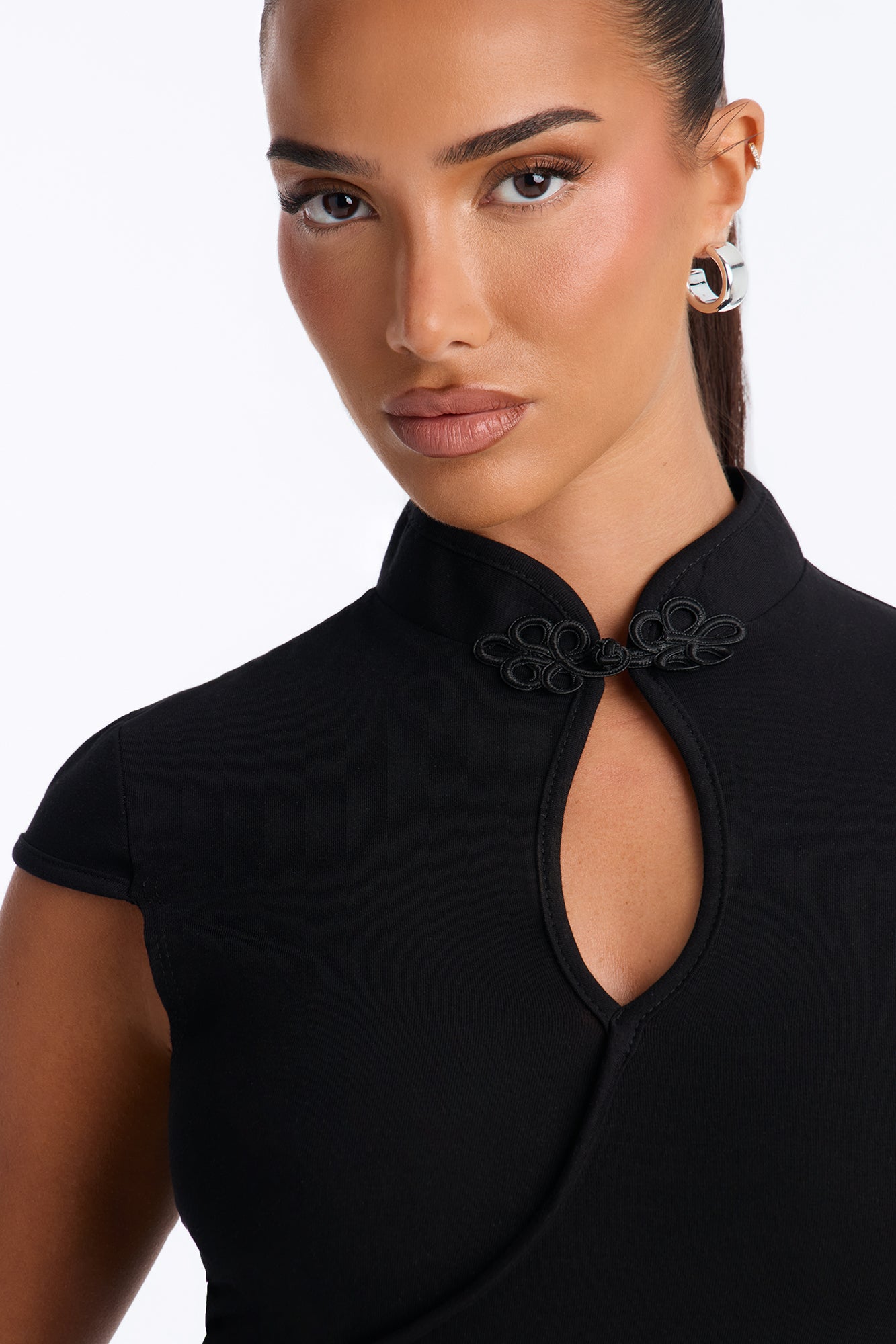 Sara Frog Clasp Capri Set - Black
