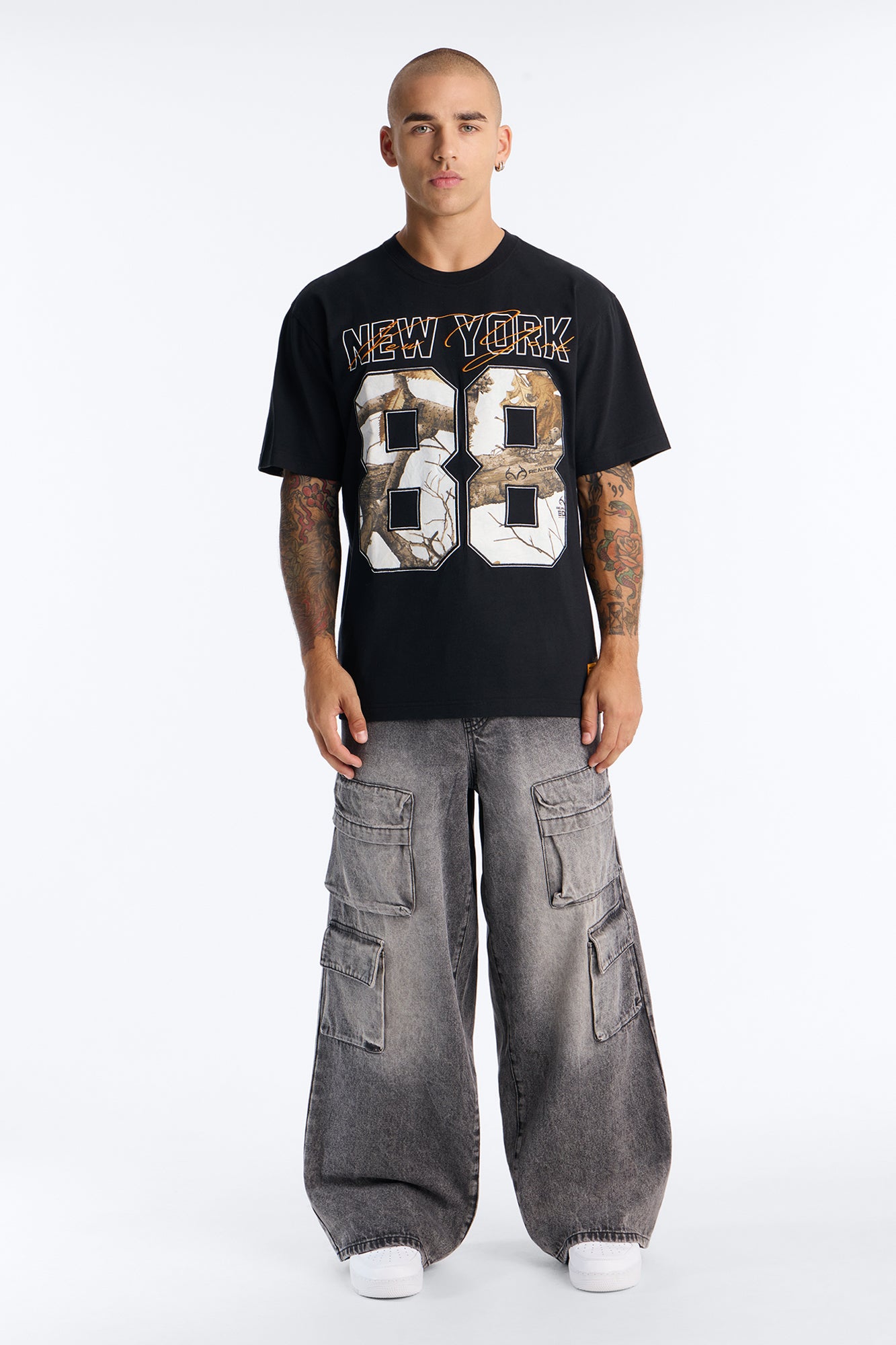 Real Tree New York 88 Embroidered Patch Short Sleeve Tee - Black