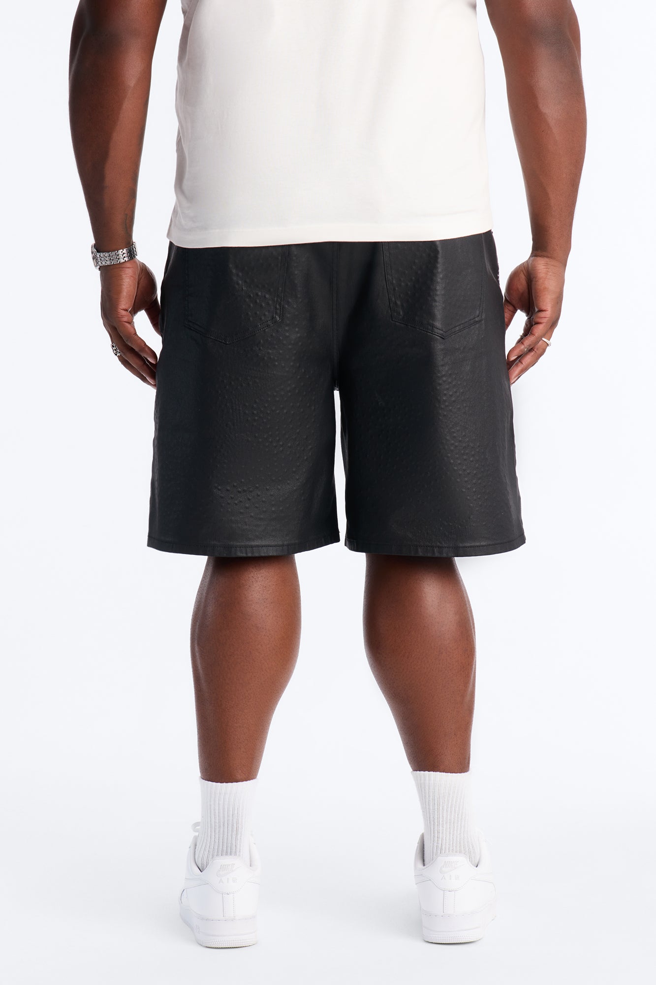 Relaxed Sidus Faux Leather Short - Black