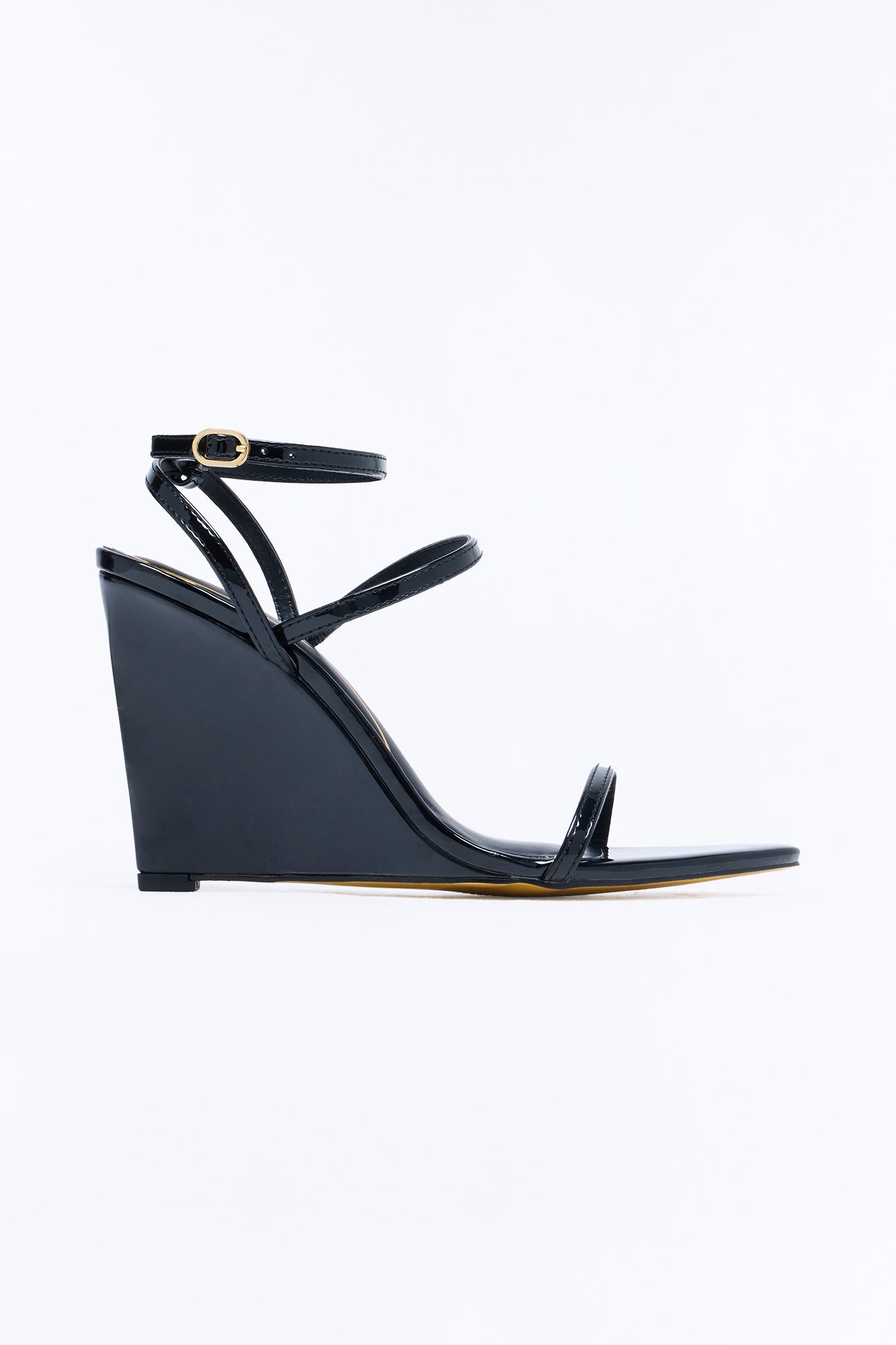 Kasaandra Pointed Wedges - Black
