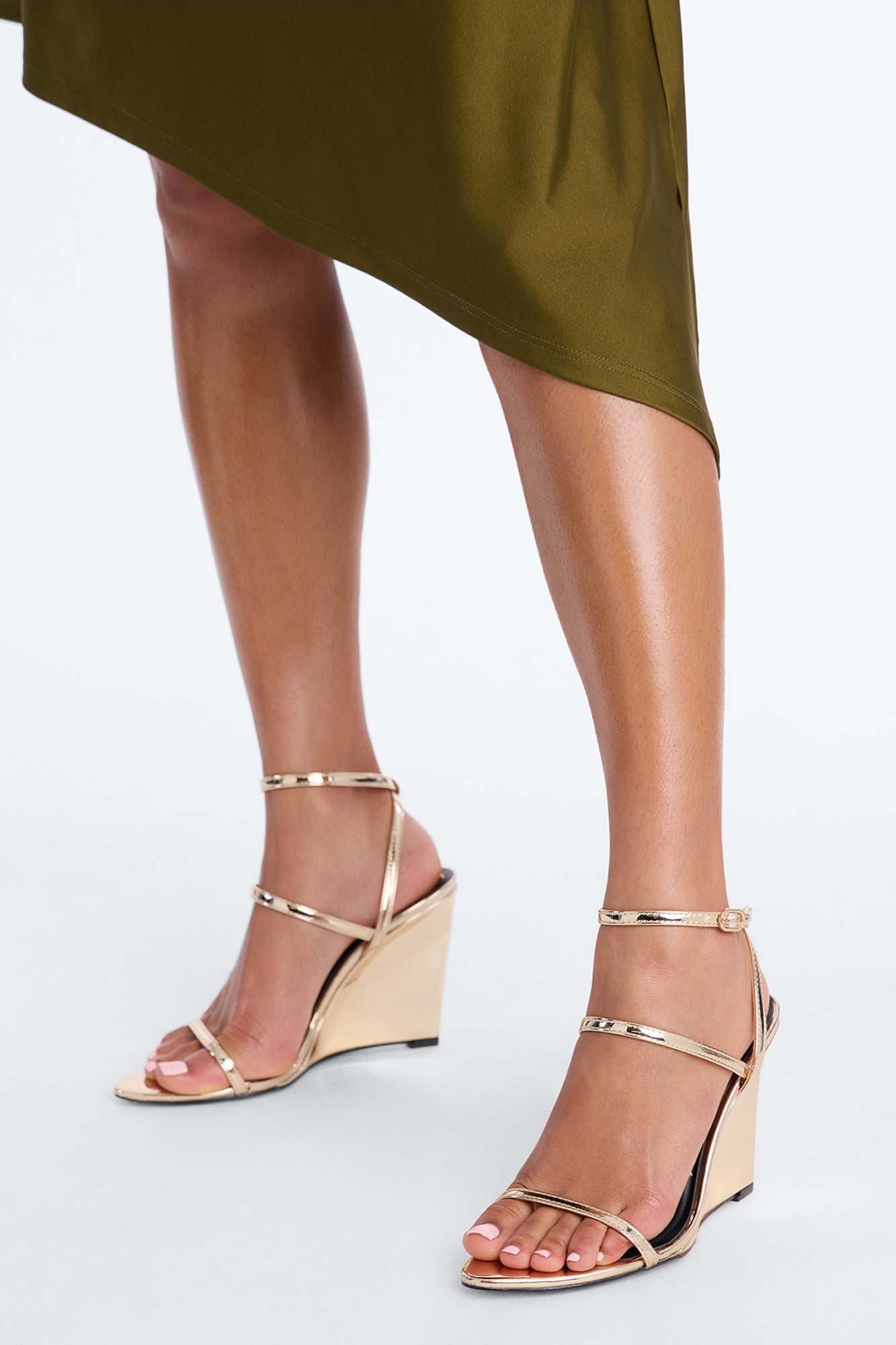 Kasaandra Pointed Wedges - Gold